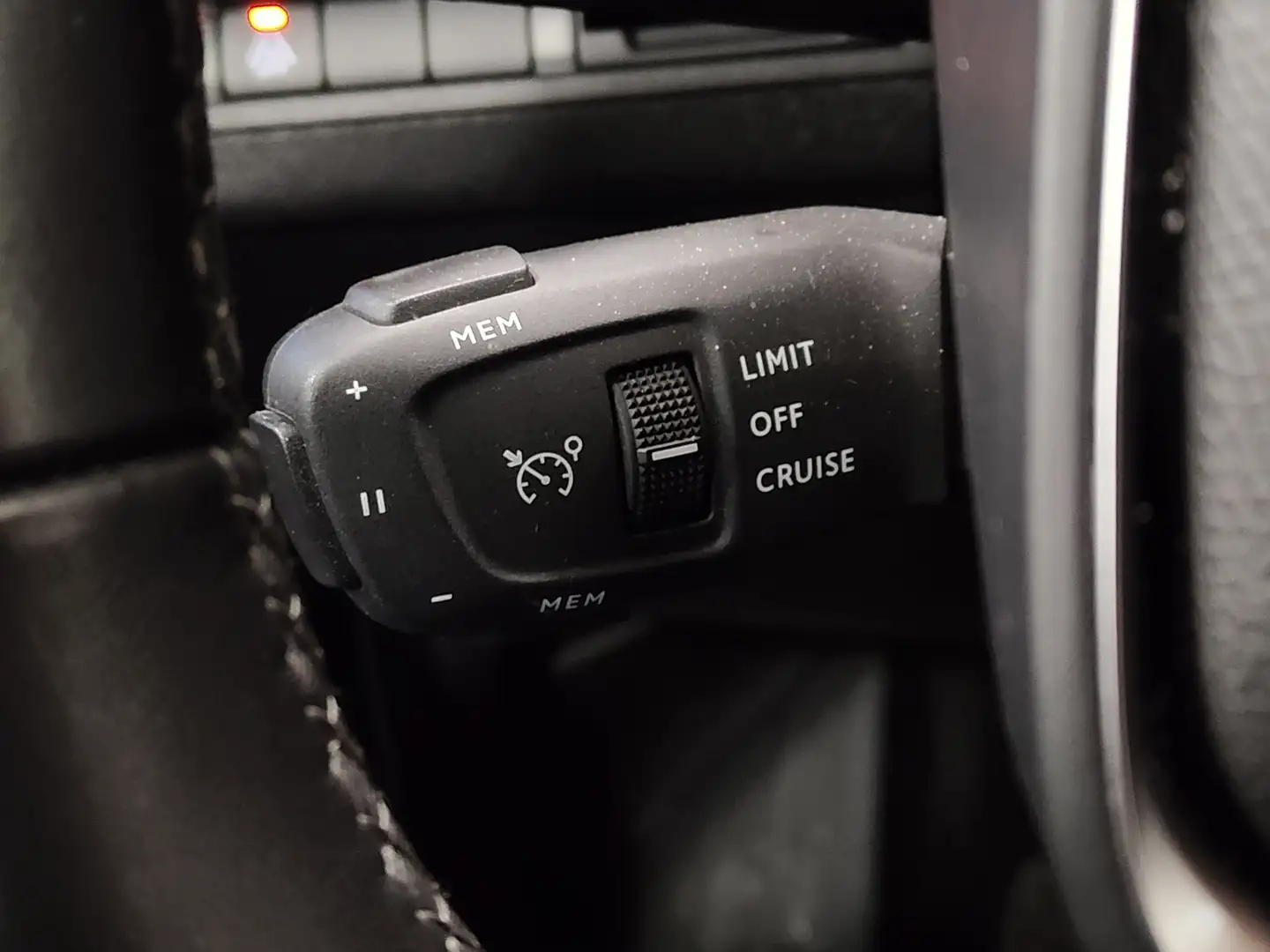 Foto Peugeot 3008 Peugeot 3008 PureTech 130 S&S Allure Pack (130 CV)