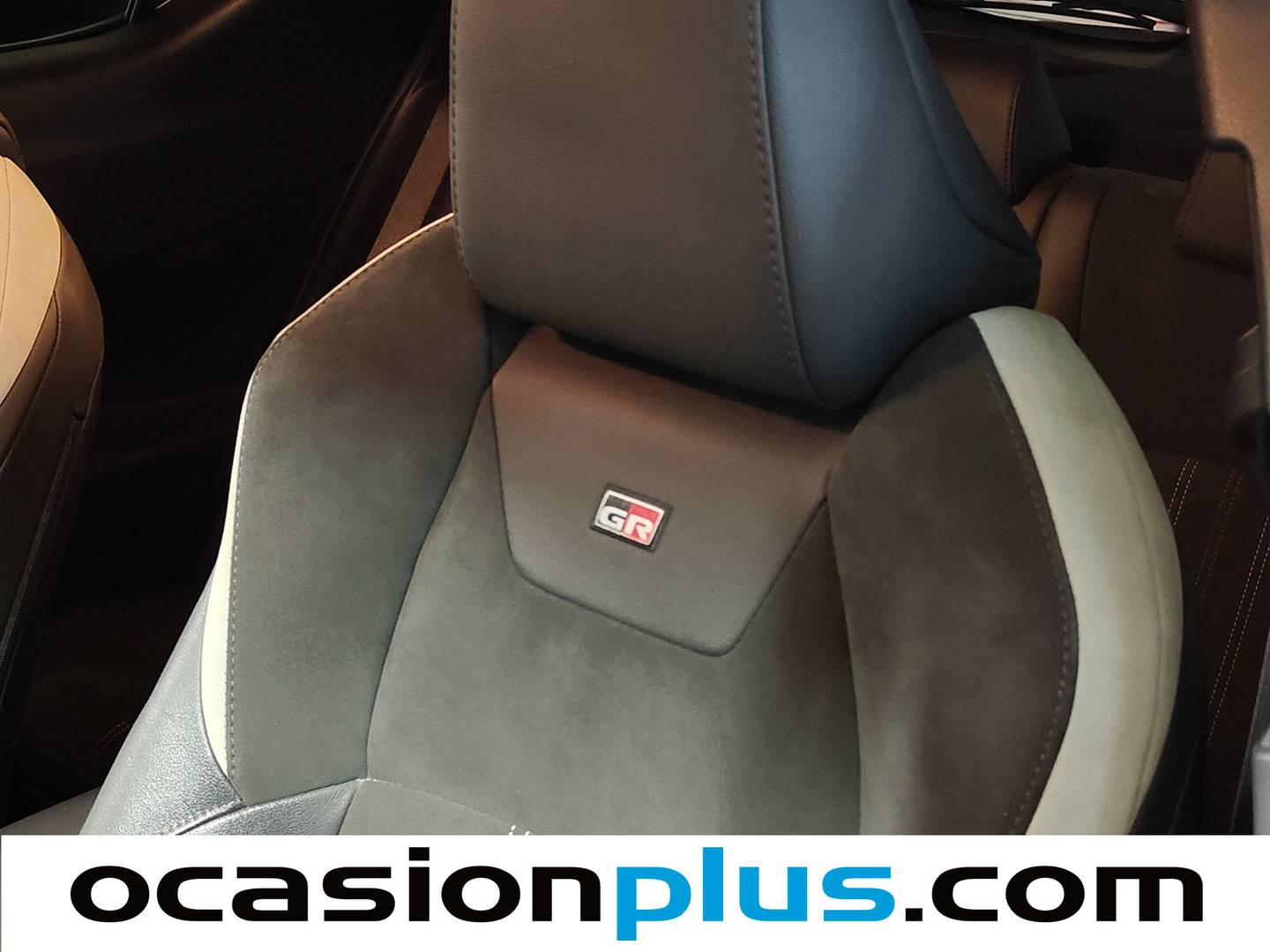 Foto Toyota C-HR Toyota C-HR 180H GR Sport (184 CV)