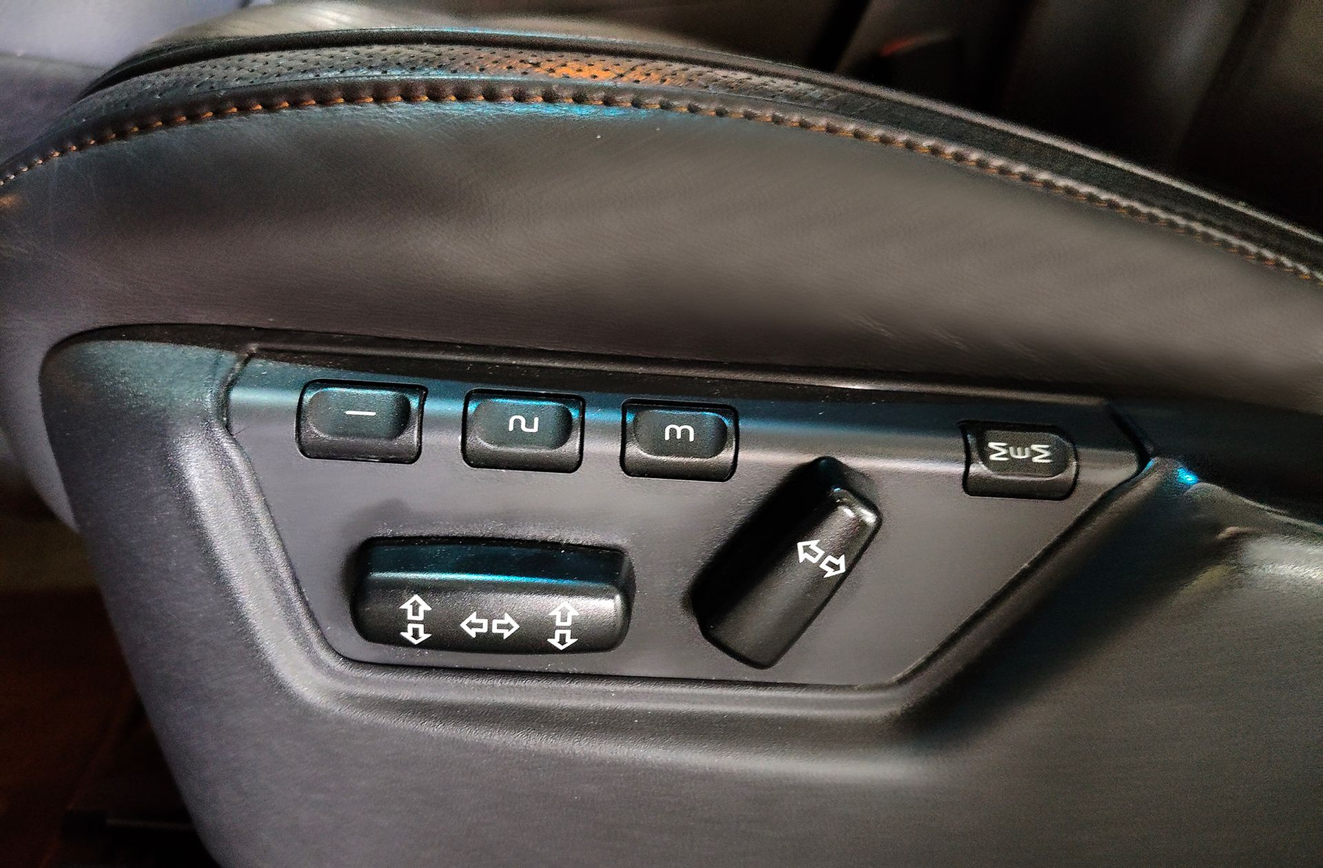 Volvo XC90 D5 Executive - foto 16