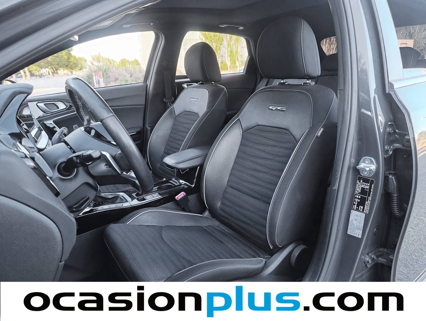Foto asientos delanteros KIA Ceed KIA Ceed 1.5 MHEV GT Line DCT (160 CV)