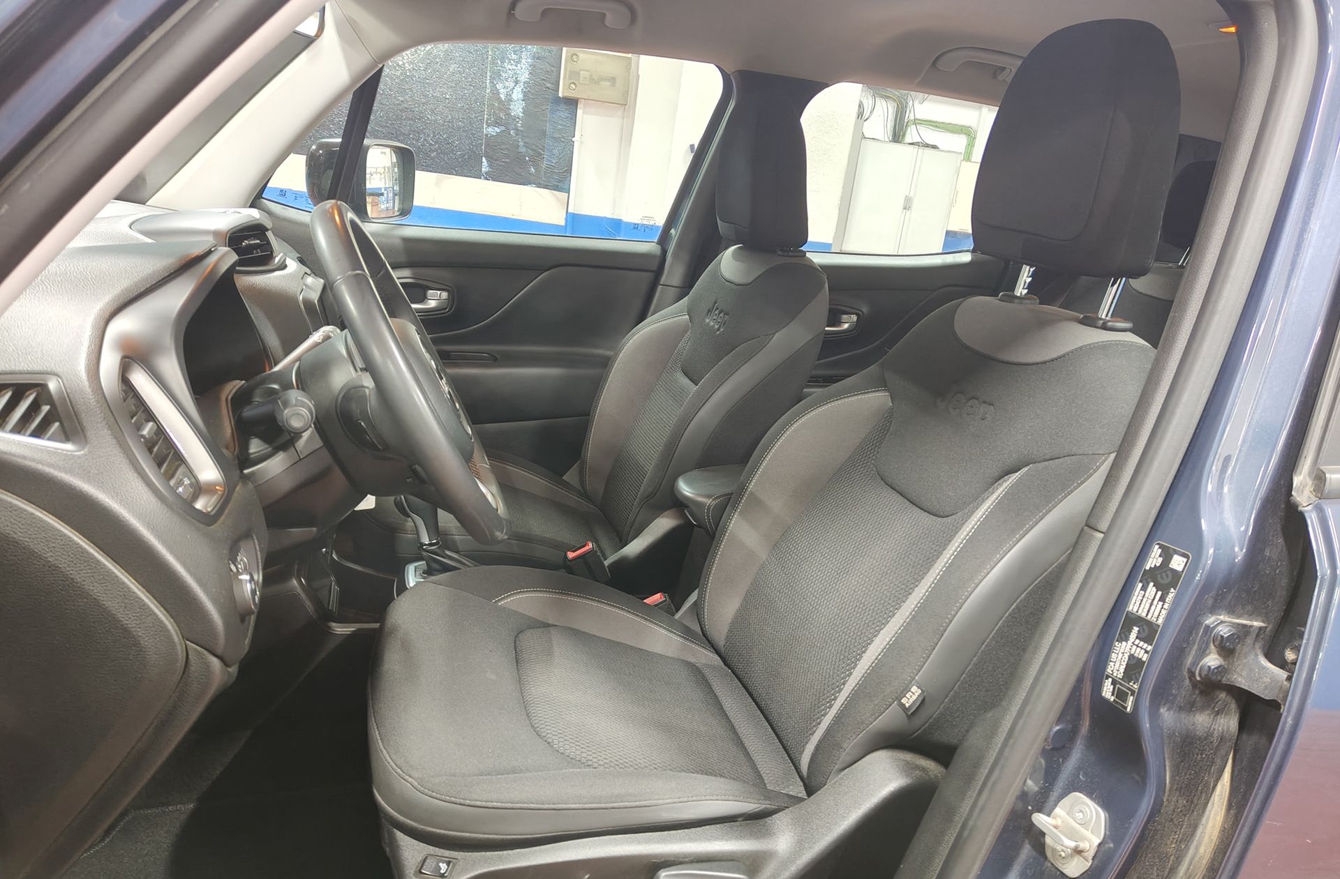 Jeep Renegade eHybrid 1.5 Limited ATX - foto 9