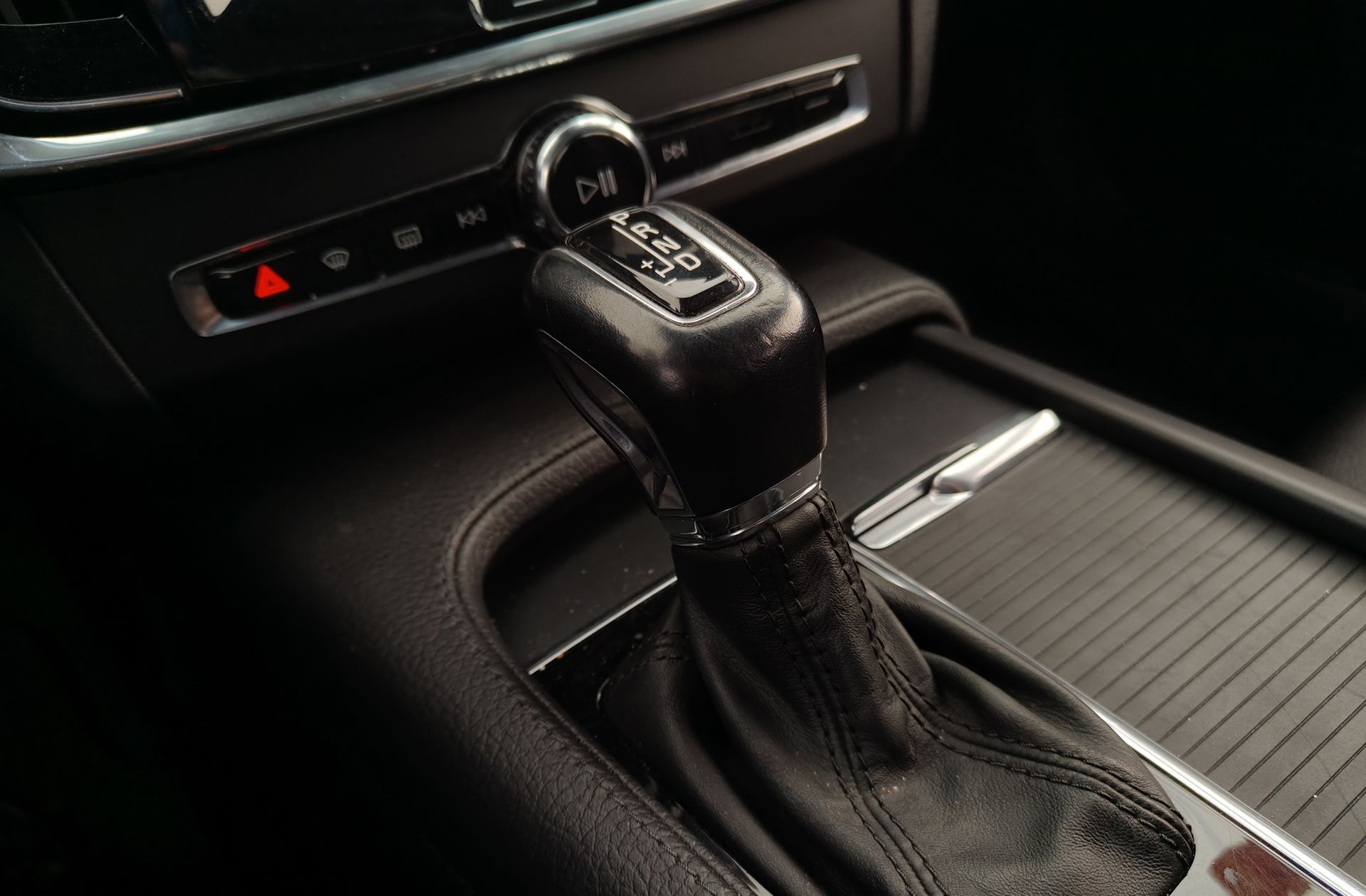 Volvo V90 D5 AWD - foto 5