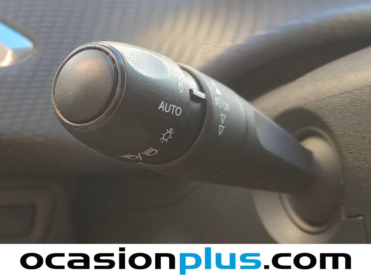 Equipamiento del Peugeot 208 Peugeot 208 PureTech Signature (82 CV)