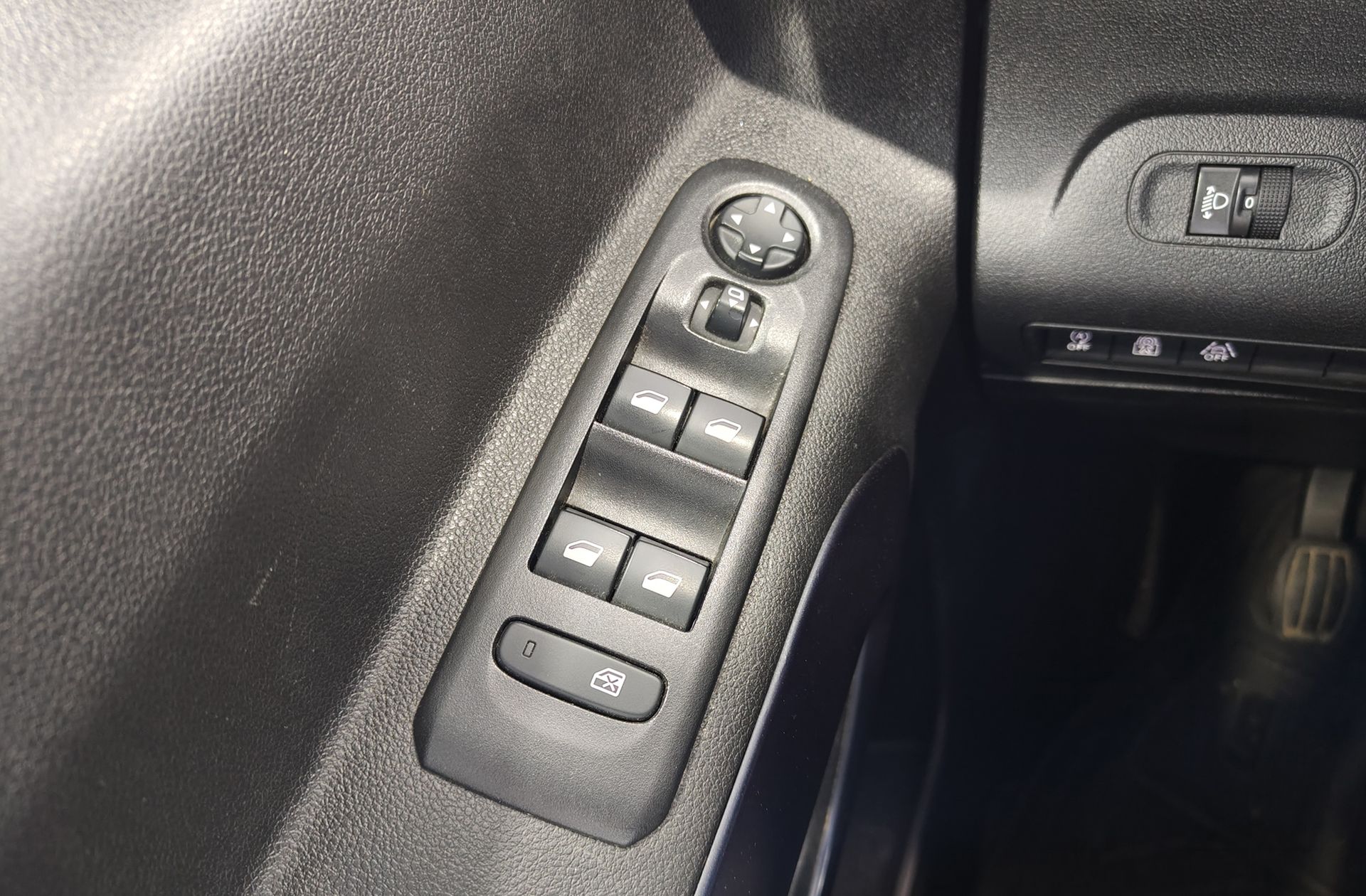 Peugeot Rifter BlueHDi 130 Allure Standard - foto 37