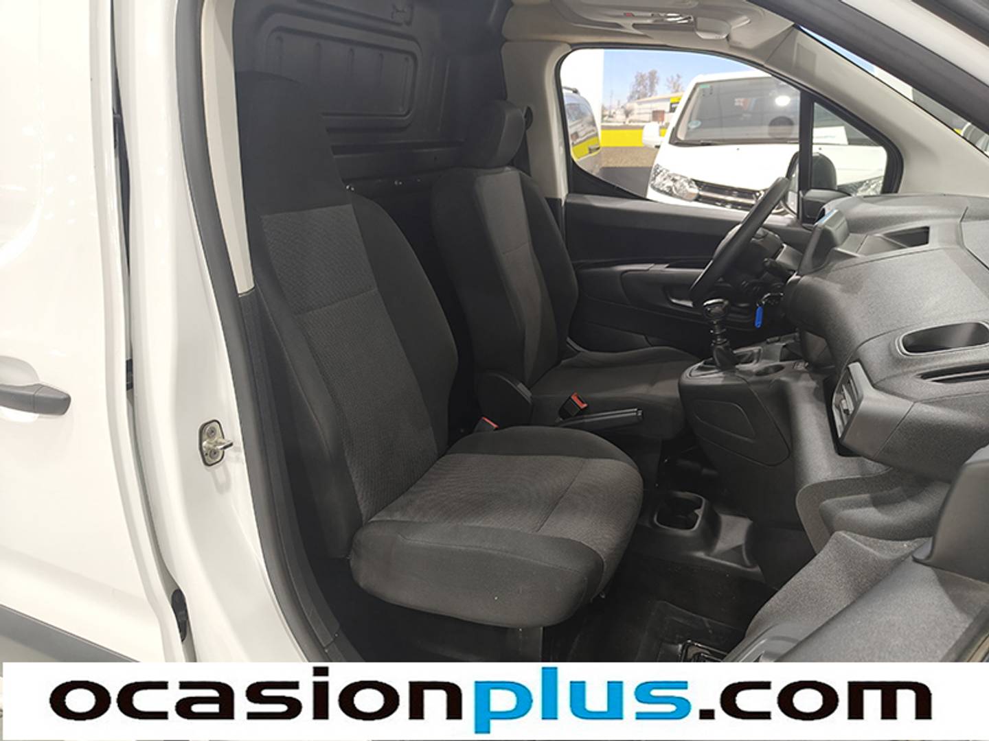 Foto asientos traseros Toyota Proace City Toyota Proace City 1.5D GX Media (131 CV)