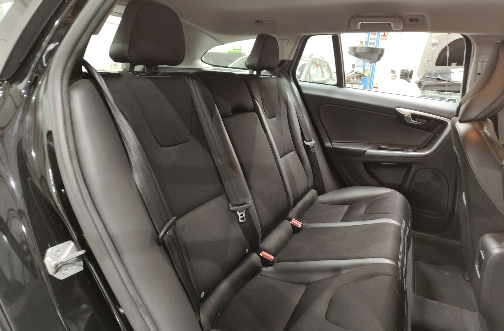 Volvo V60 D3 Momentum - foto 15