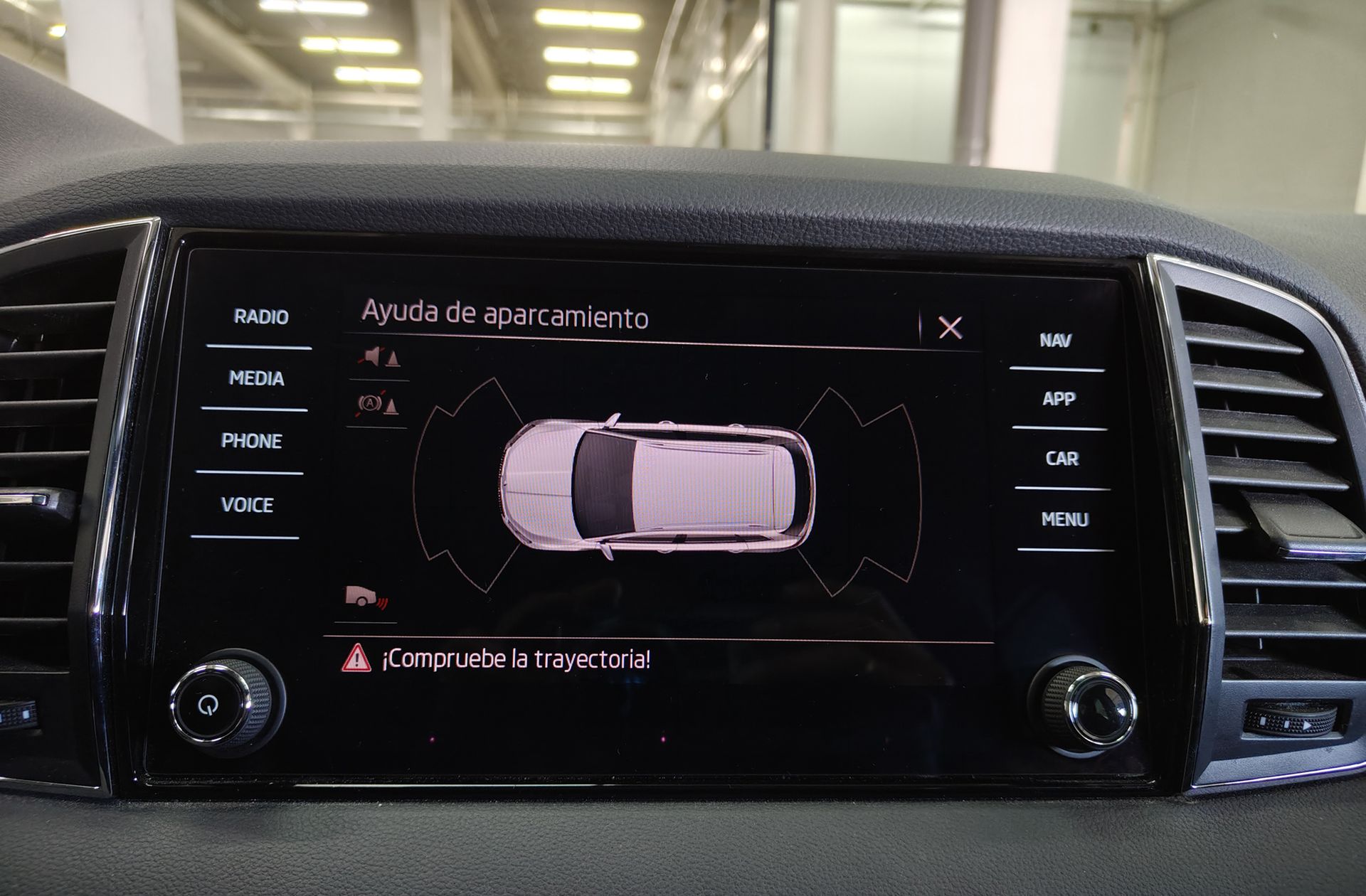 Škoda Karoq 2.0 TDI Selection - foto 7