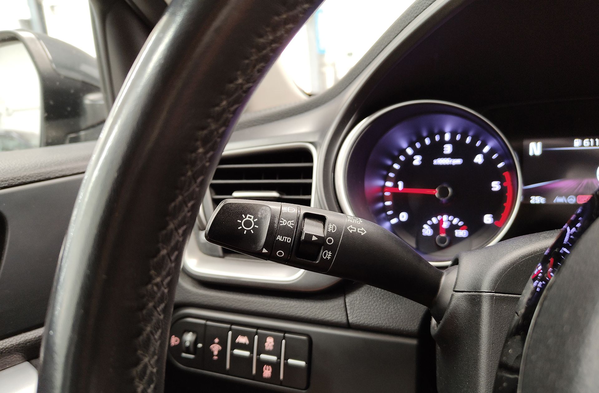Kia Ceed 1.6 MHEV iMT Drive - foto 25