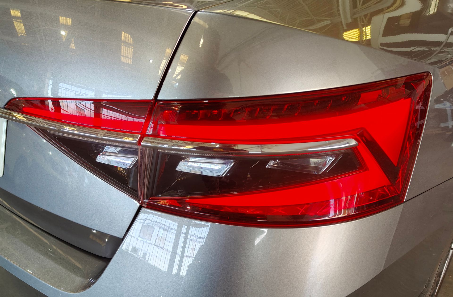 Škoda Superb 1.5 TSI Style DSG - foto 18