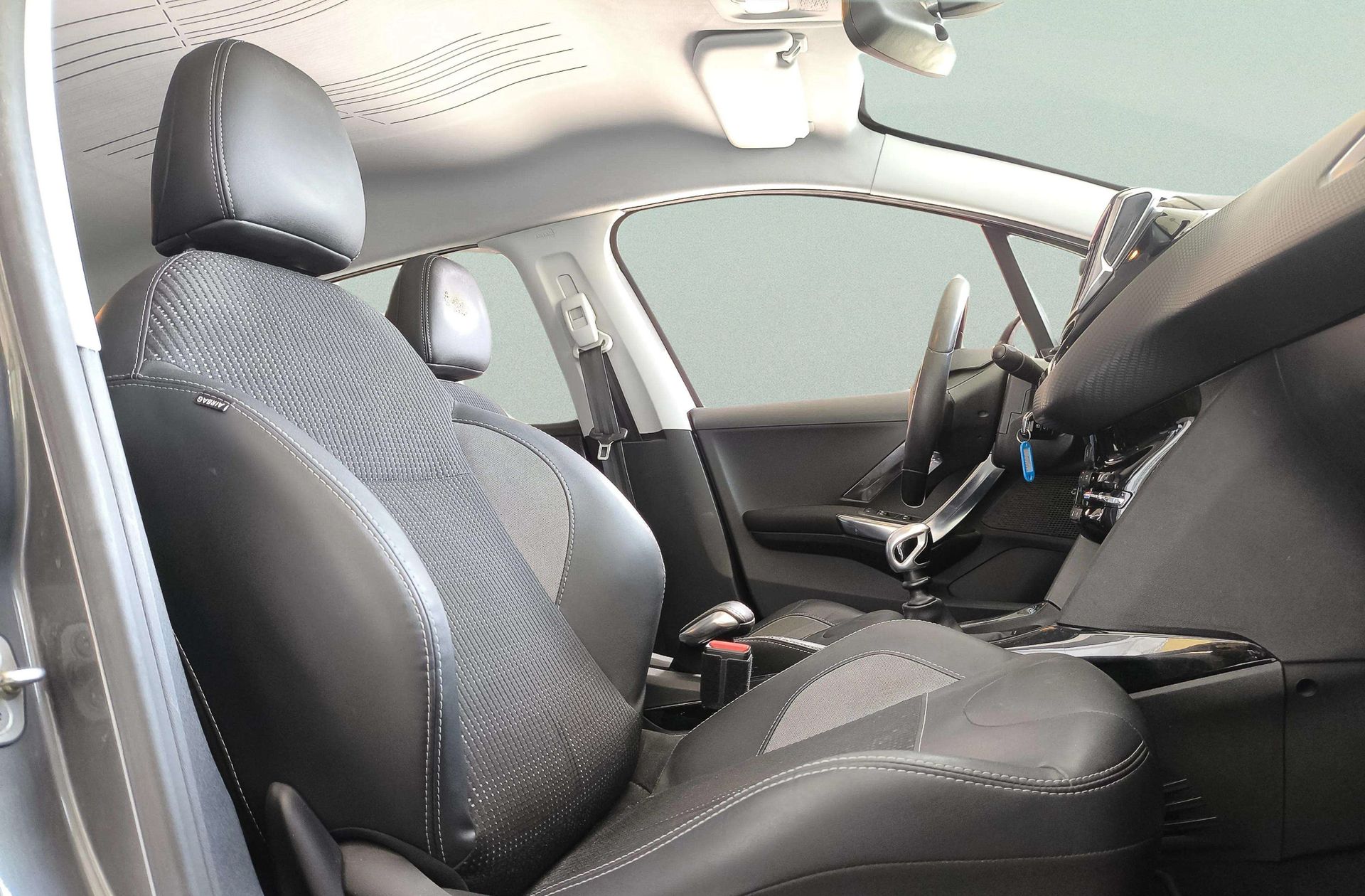 Peugeot 2008 BlueHDi 120 Allure - foto 11