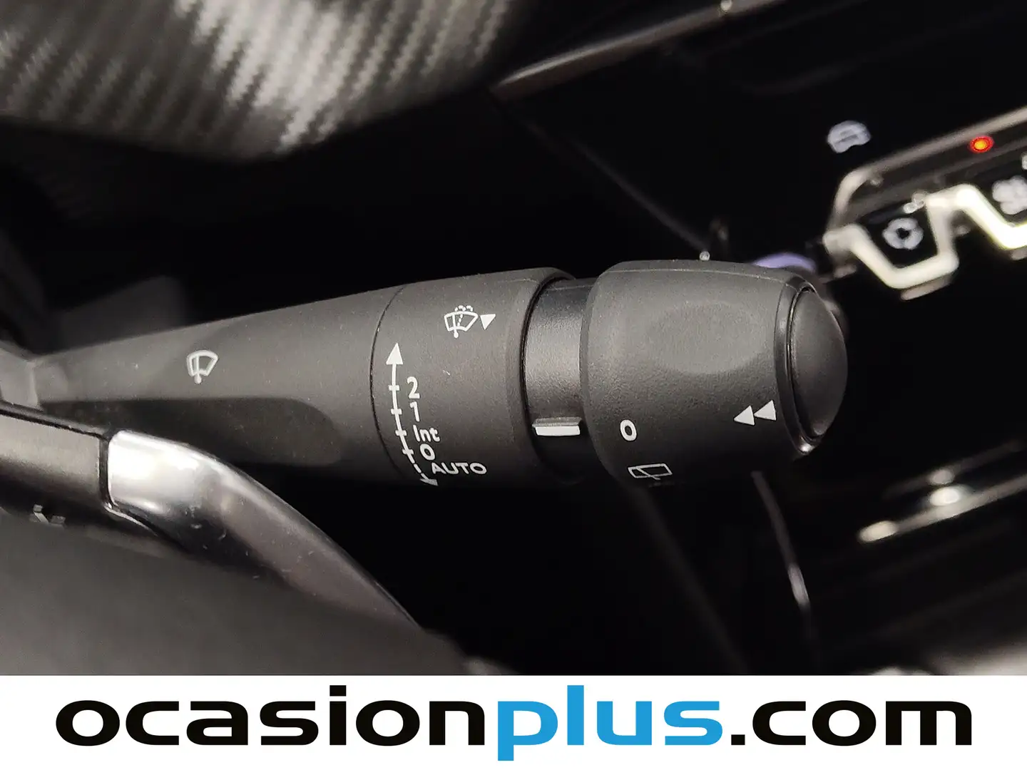 Foto Peugeot 2008 Peugeot 2008 Allure Hybrid eDCS6 (136 CV)