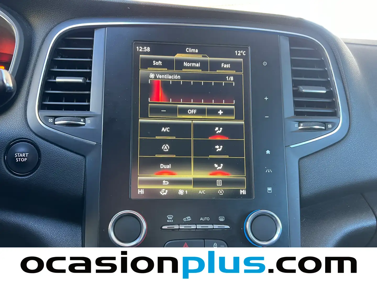 Foto Renault Mégane Renault Megane Sport Tourer Zen TCe (140 CV) GPF