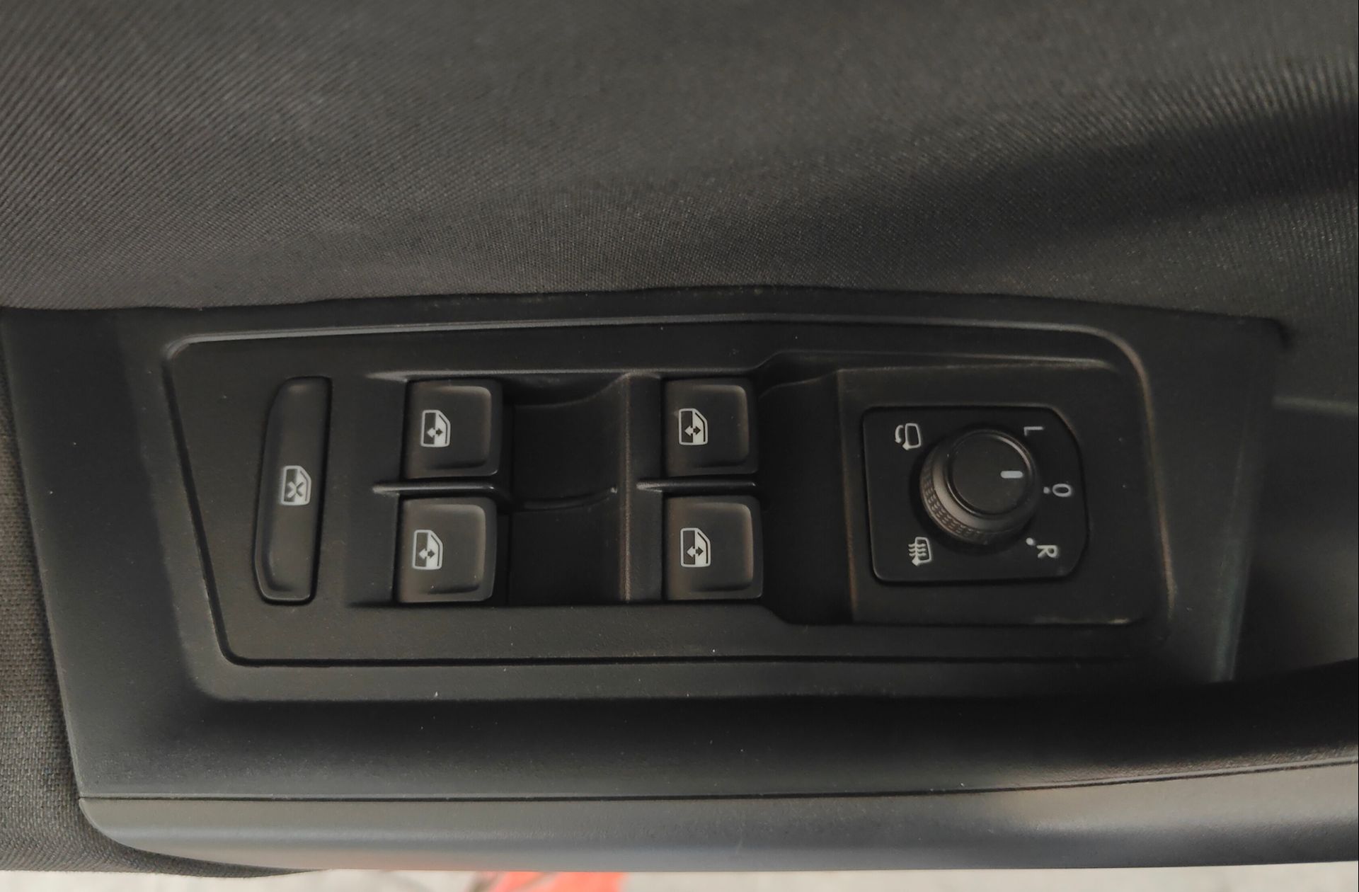 Volkswagen T-Roc Life 1.0 TSI - foto 34