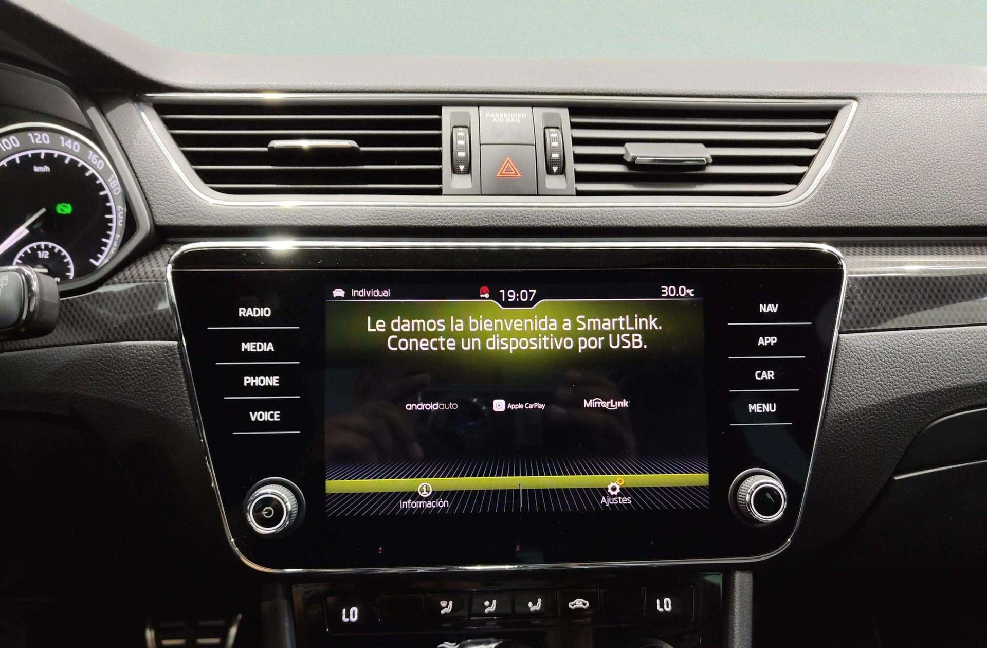 Škoda Superb Combi 2.0 TDI Sport Line DSG - foto 9