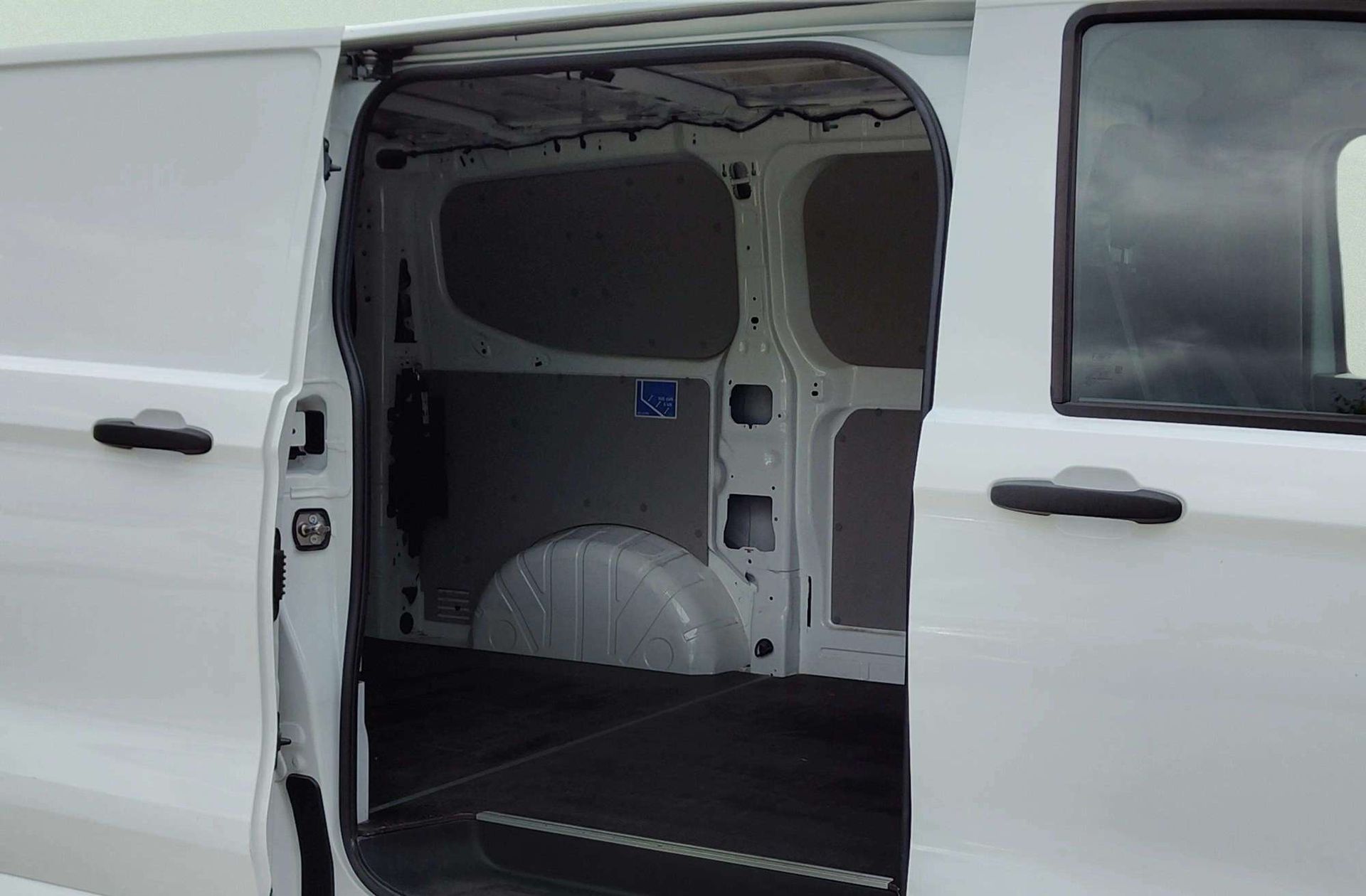 Volkswagen Transporter Furgon Batalla Corta TN 2.0 TDI - foto 20