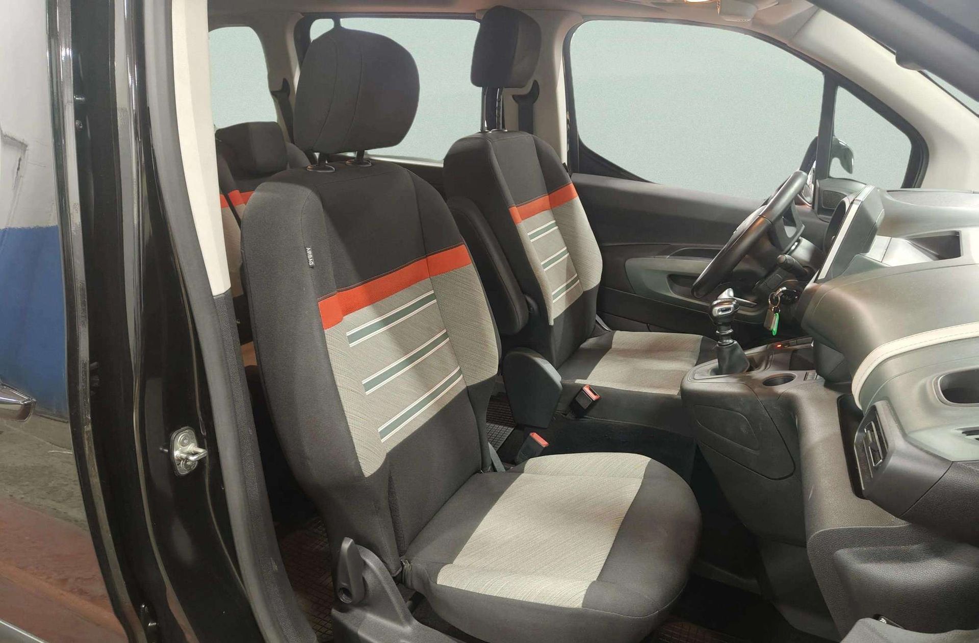 Citroën Berlingo BlueHDi 100 Talla M Shine - foto 17