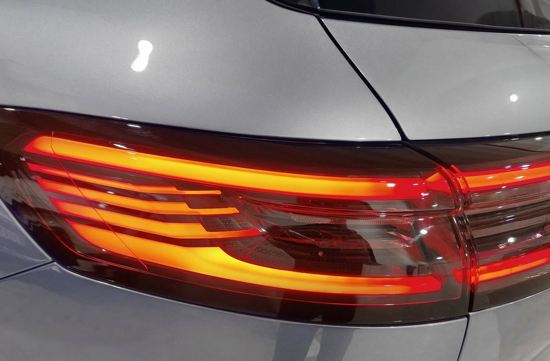 Geely Starray EM-i 1.5 PHEV Pro - foto 23