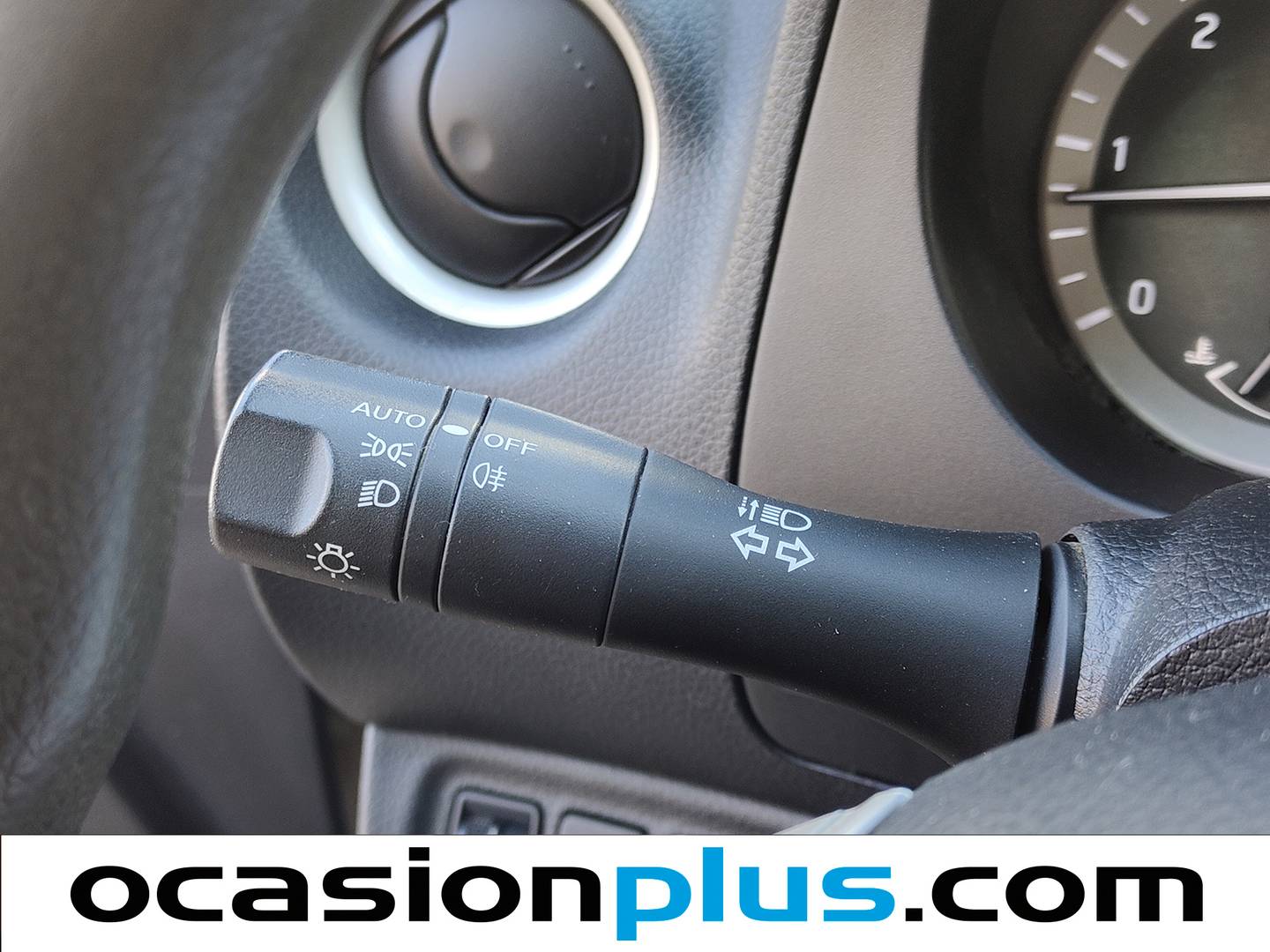Equipamiento del Nissan Navara Nissan Navara 2.3 dCi Doble Cabina Acenta (163 CV)