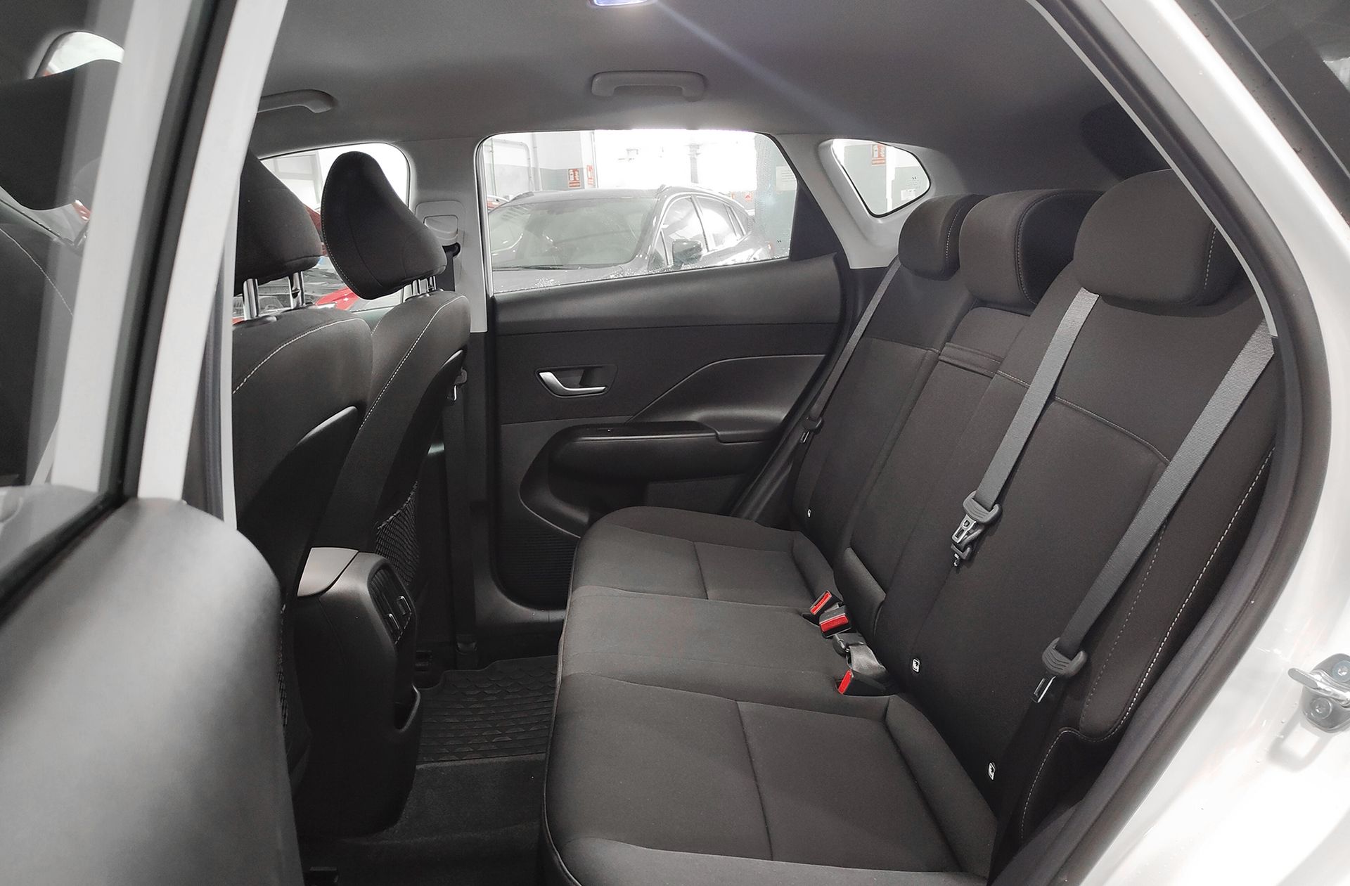 Hyundai Kona 1.6 GDI HEV Tecno DT - foto 12
