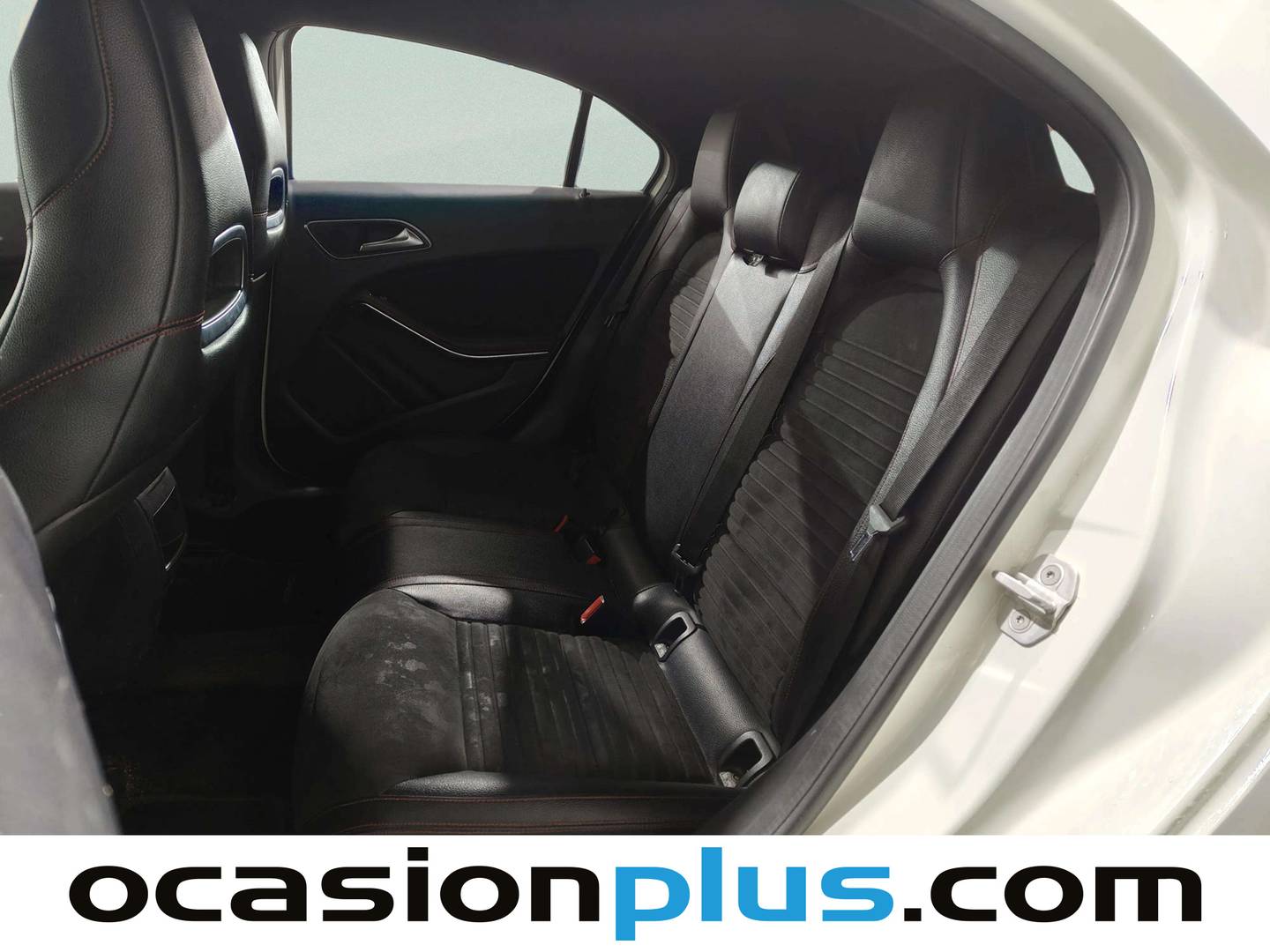 Foto asientos traseros Mercedes Clase A Mercedes-Benz Clase A Clase A 180 CDI AMG Line (109 CV)