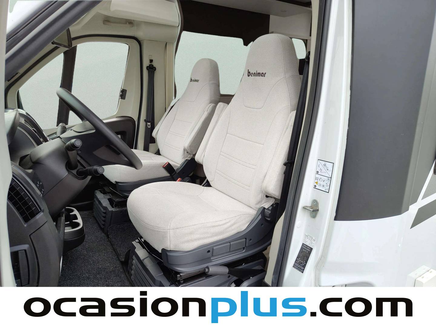 Foto asientos delanteros Benimar Benivan Benimar Benivan Tessoro 481 (140 CV)