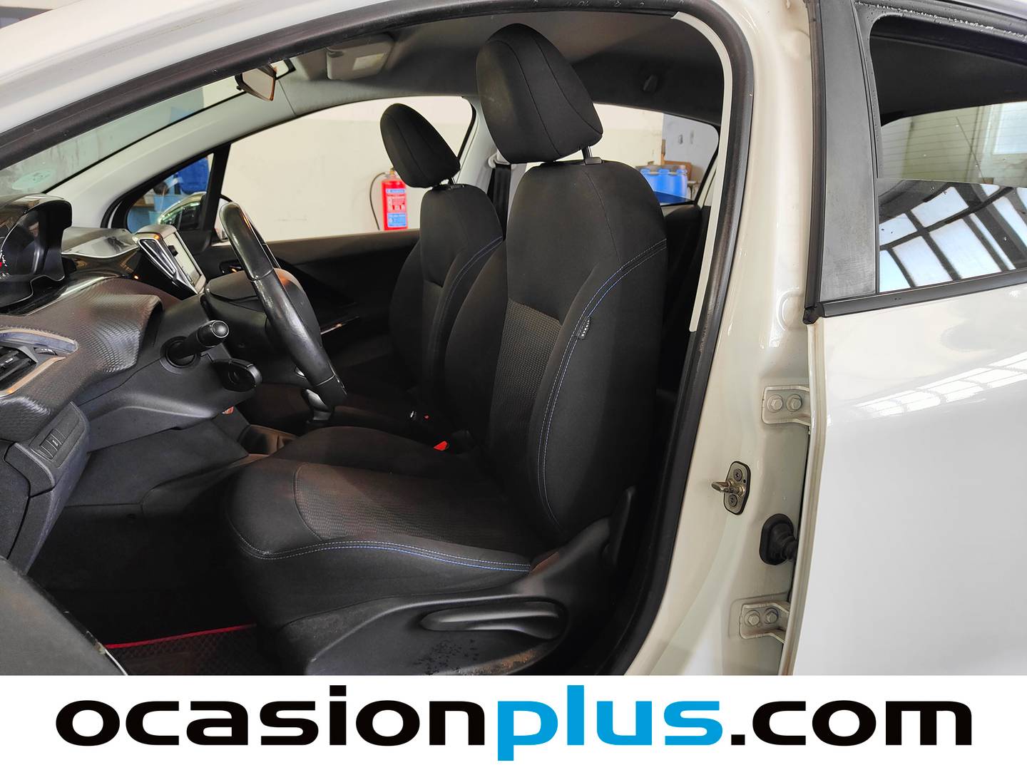 Foto asientos delanteros Peugeot 208 Peugeot 208 PureTech 82 Style (82 CV)