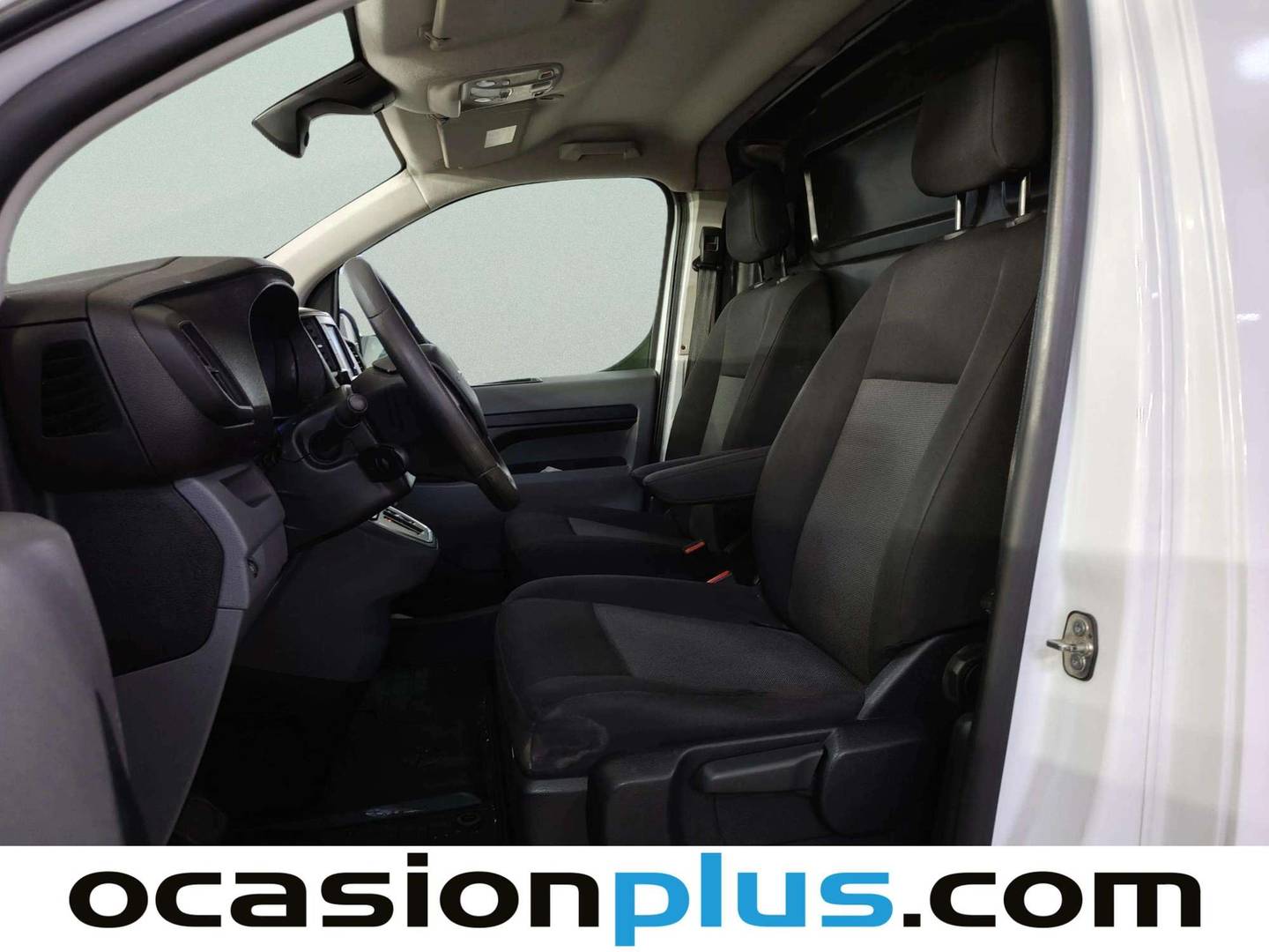 Foto asientos delanteros Opel Vivaro-e Opel Vivaro-e Furgon BEV 230 M Standard Select (136 CV)