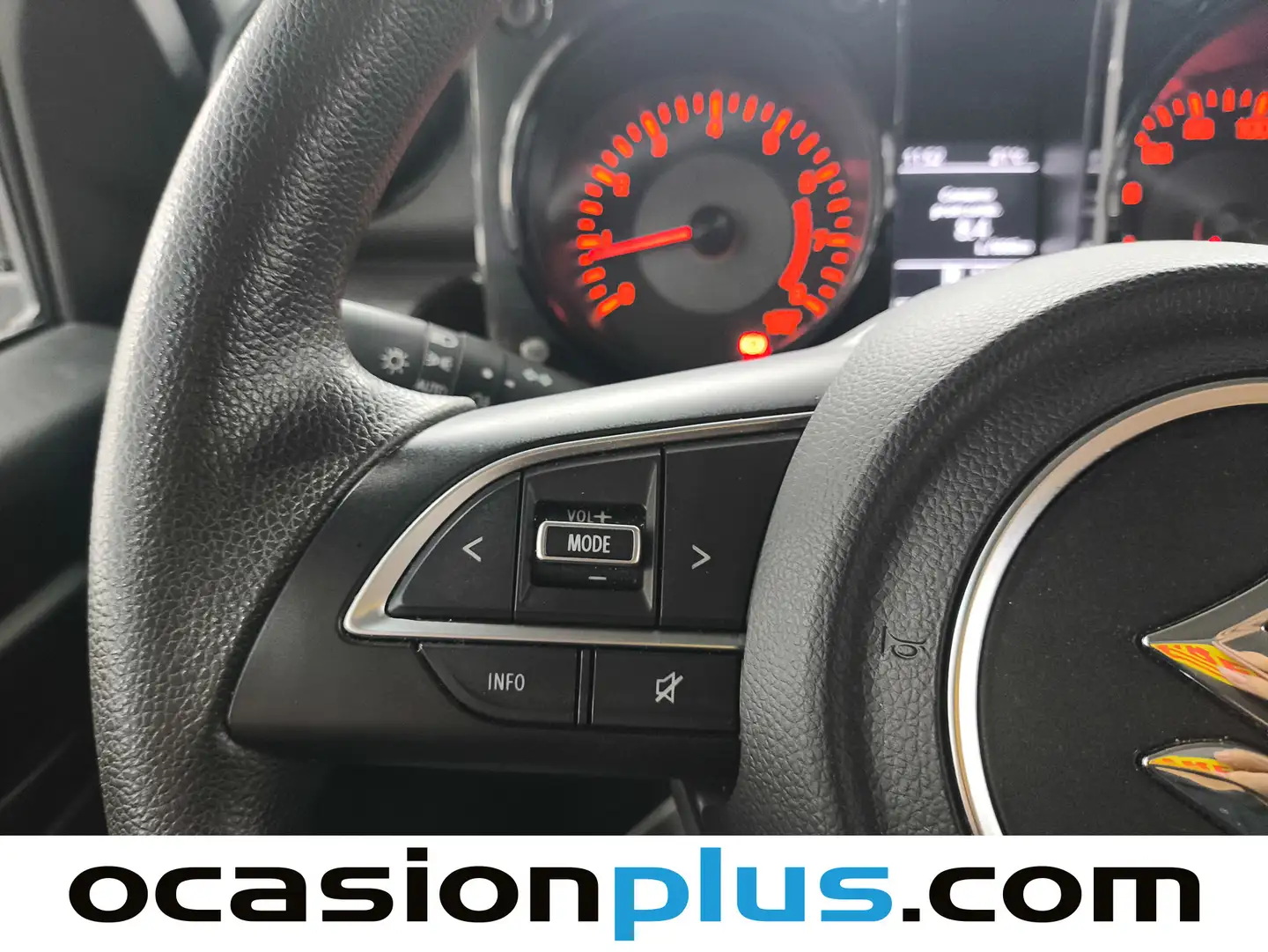 Foto Suzuki Jimny Suzuki Jimny 1.5 JX (102 CV) 4X4