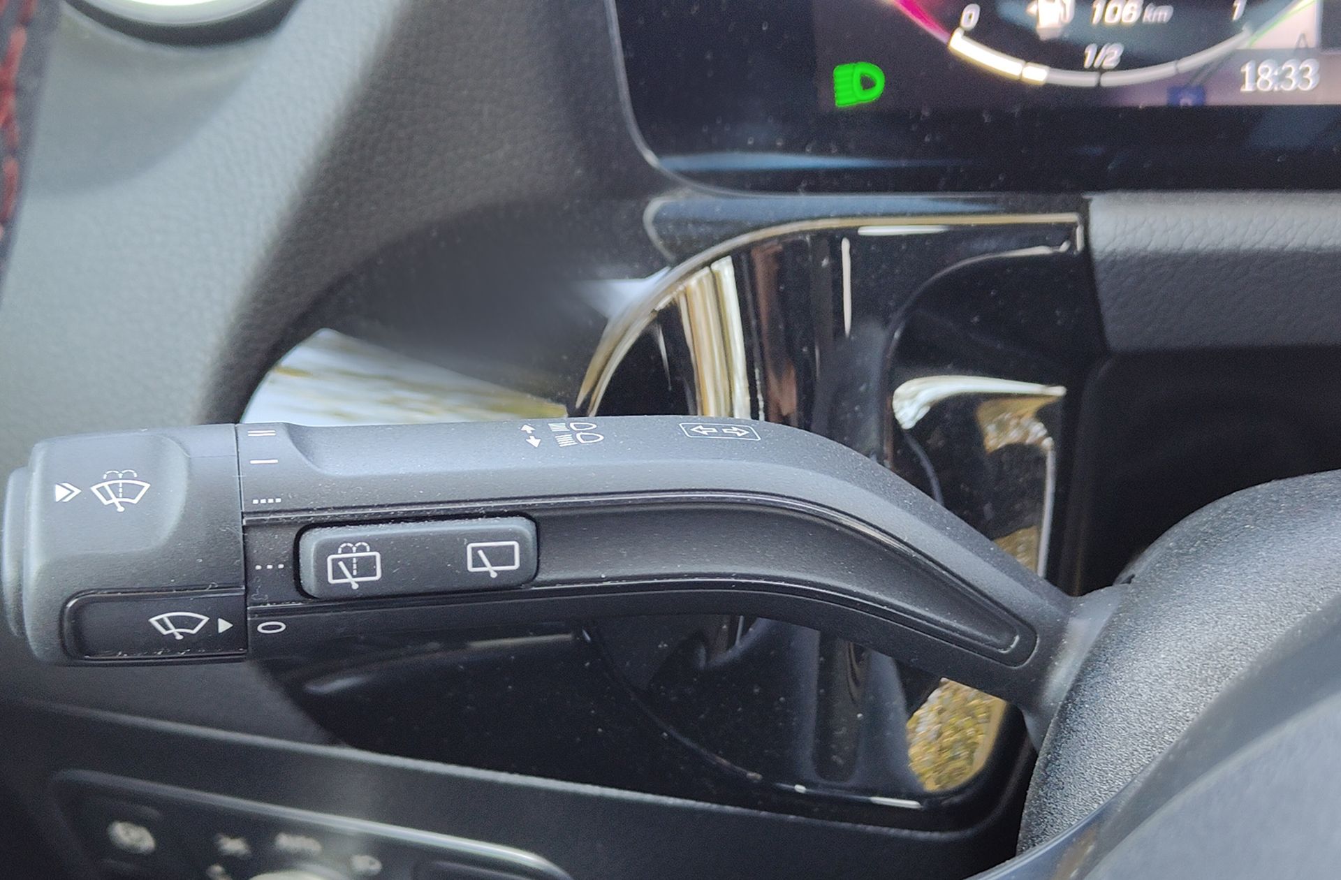 Mercedes-Benz GLA 250 e Pack AMG - foto 31