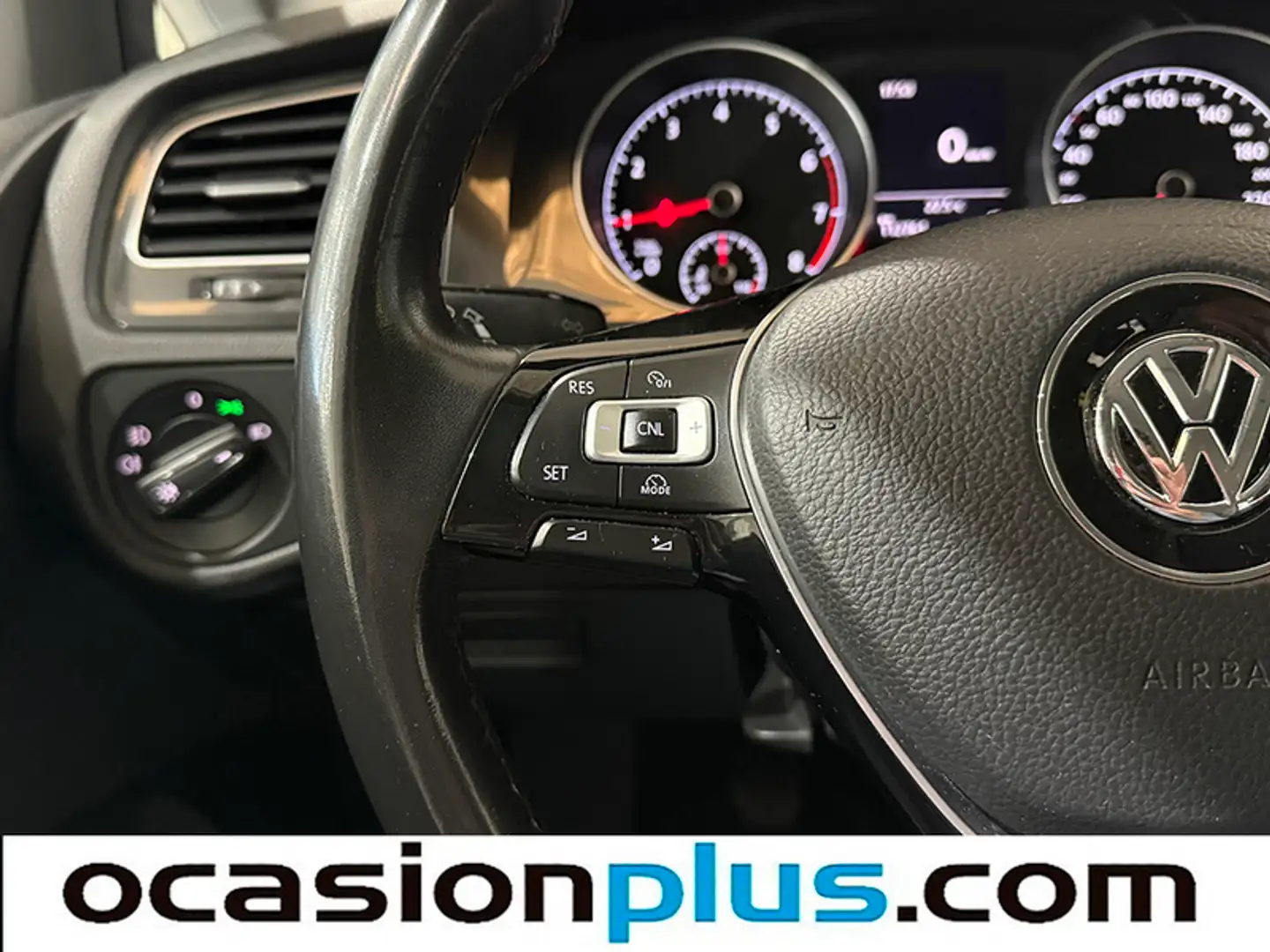 Foto Volkswagen Golf Volkswagen Golf Business 1.0 TSI (110 CV)