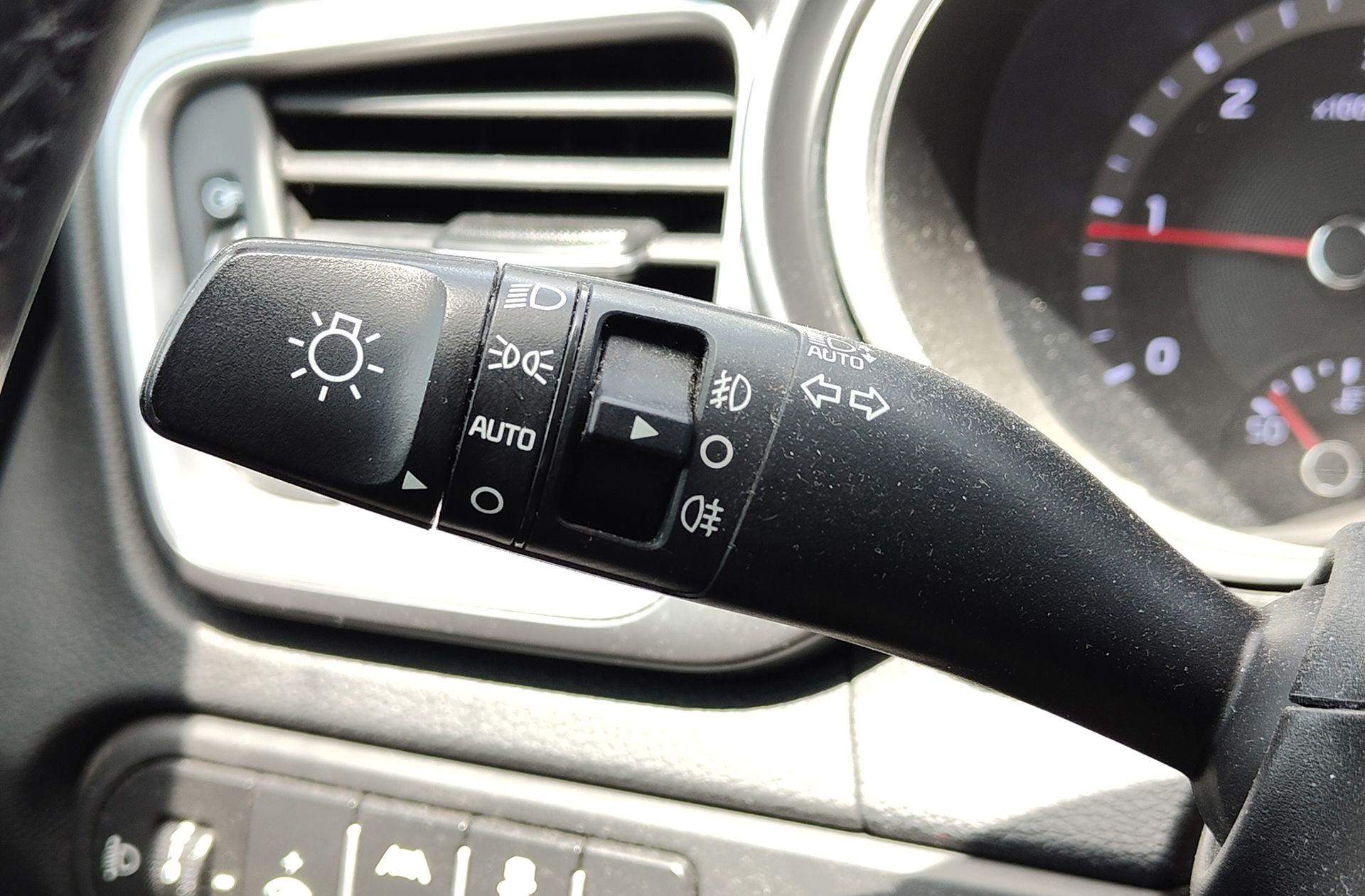 Kia Ceed 1.6 MHEV iMT Drive - foto 24