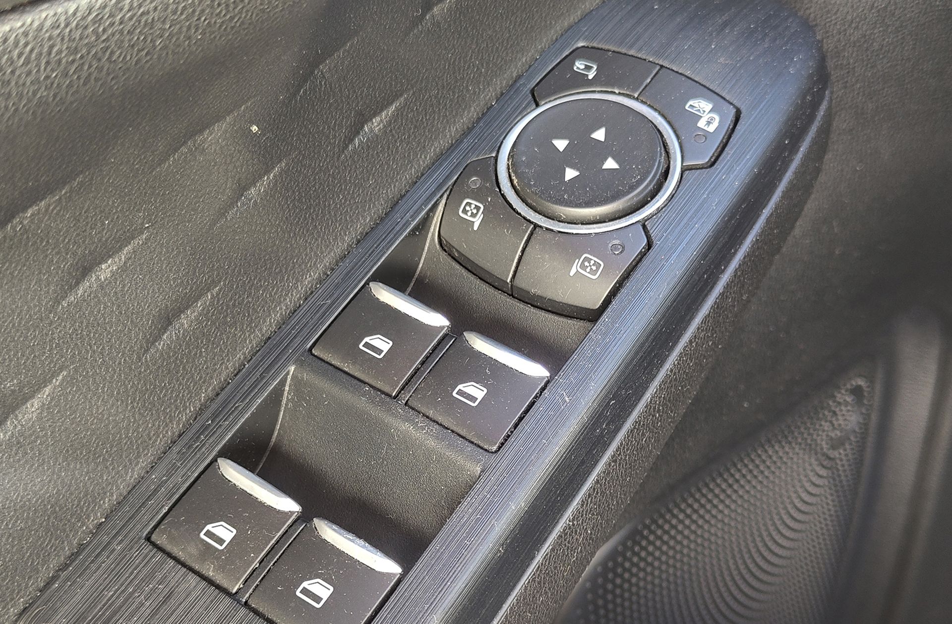 Ford Kuga 2.0 EcoBlue MHEV Titanium - foto 34