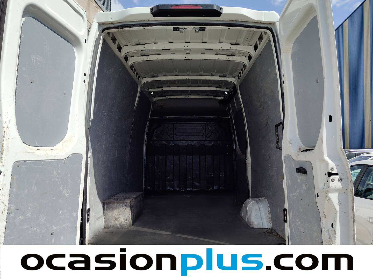 Foto asientos traseros Iveco Daily Iveco Daily Furgon 35S 14H 3000/H1 (136 CV)