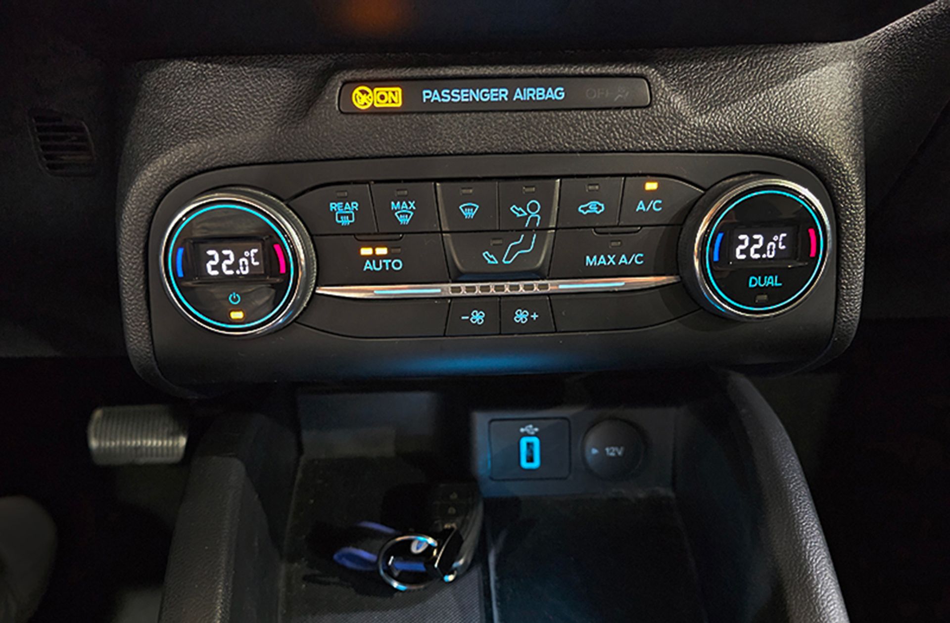 Ford Focus 1.0 EcoBoost Active - foto 29