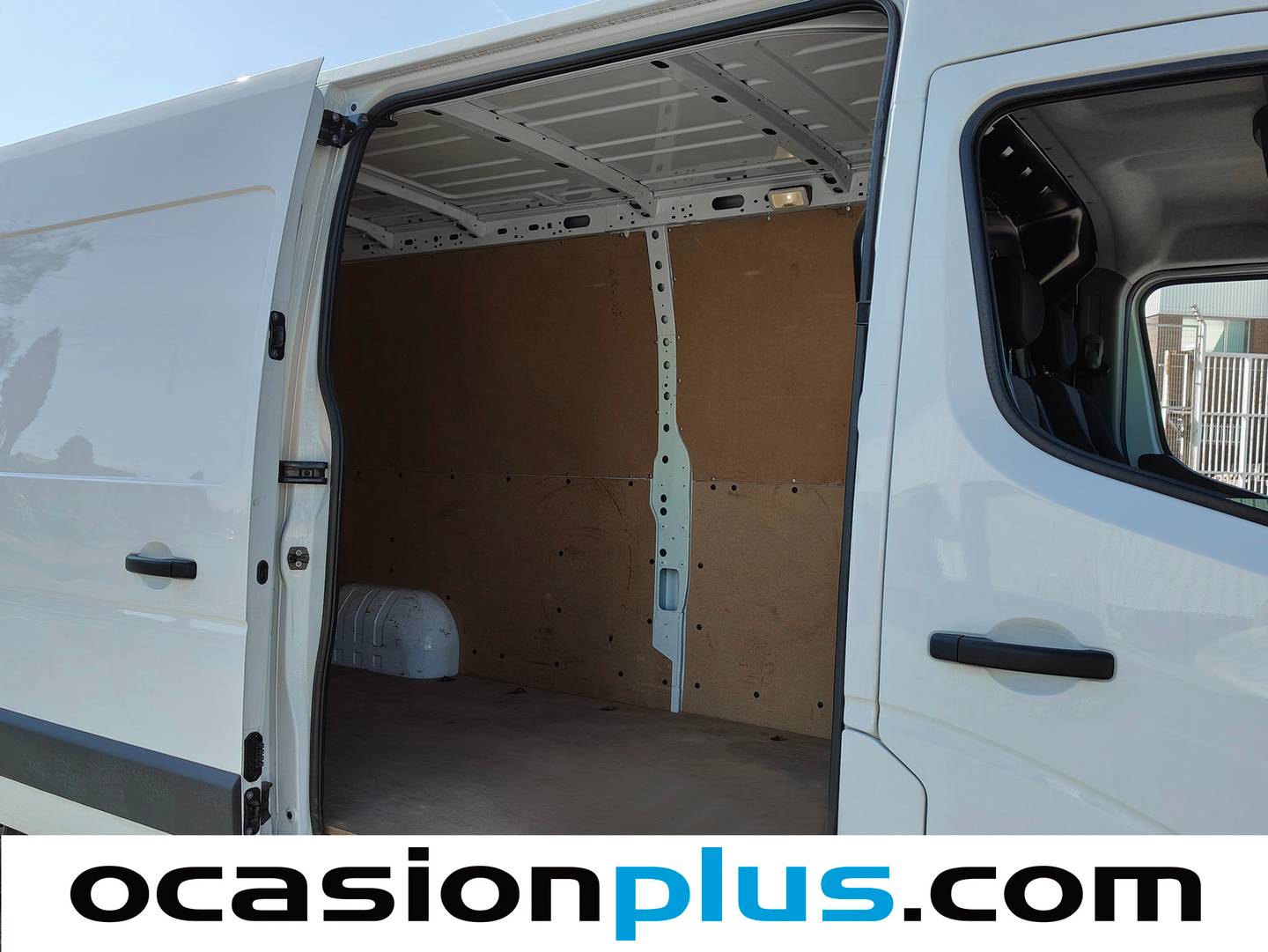 Foto asientos traseros Nissan Interstar Nissan Interstar Furgon 2.3 dCi L3H2 3,5T FWD GO (135 CV)