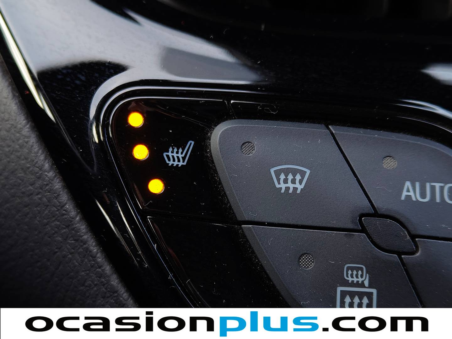 Equipamiento del Toyota C-HR Toyota C-HR 180H GR Sport (184 CV)