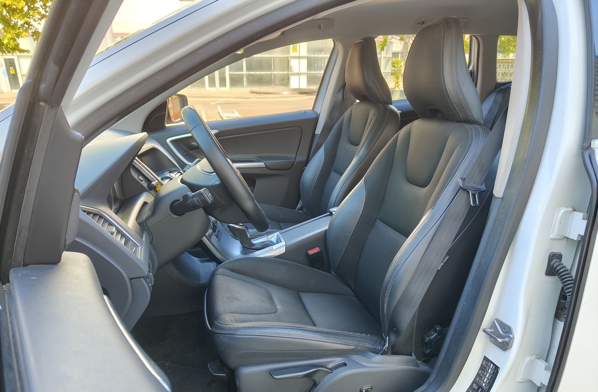Volvo XC60 D3 Momentum - foto 10