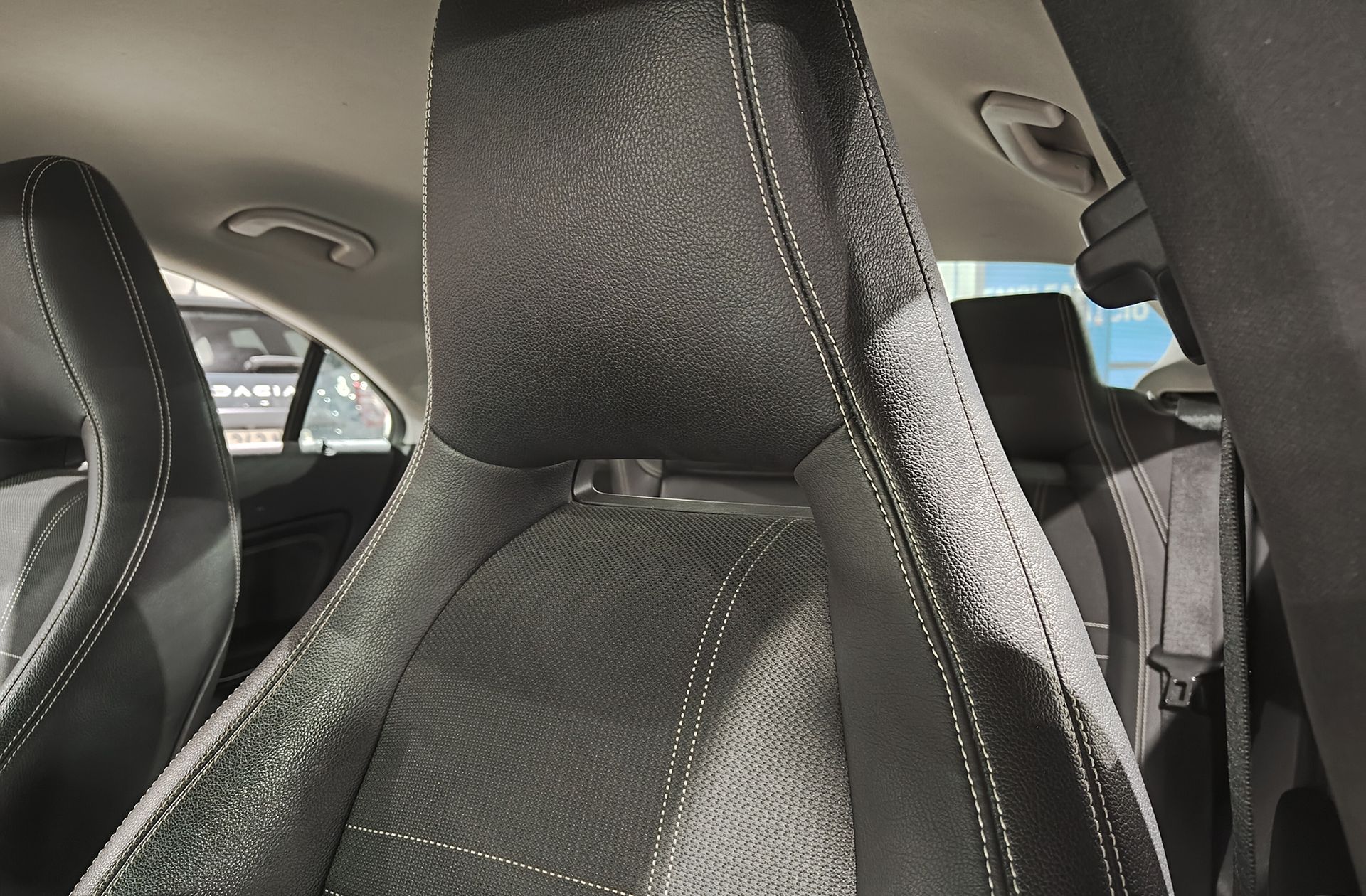 Mercedes-Benz CLA 200 d - foto 7