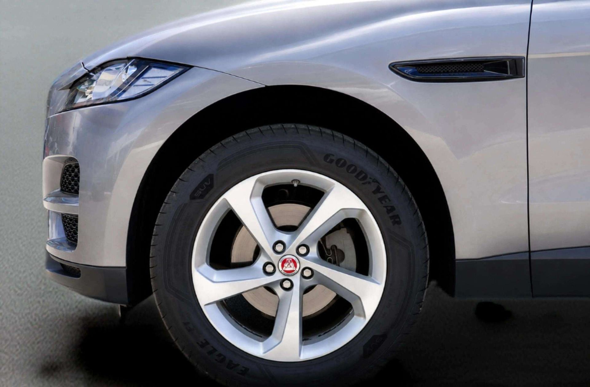 Jaguar F-Pace 2.0L i4D Prestige AWD - foto 39