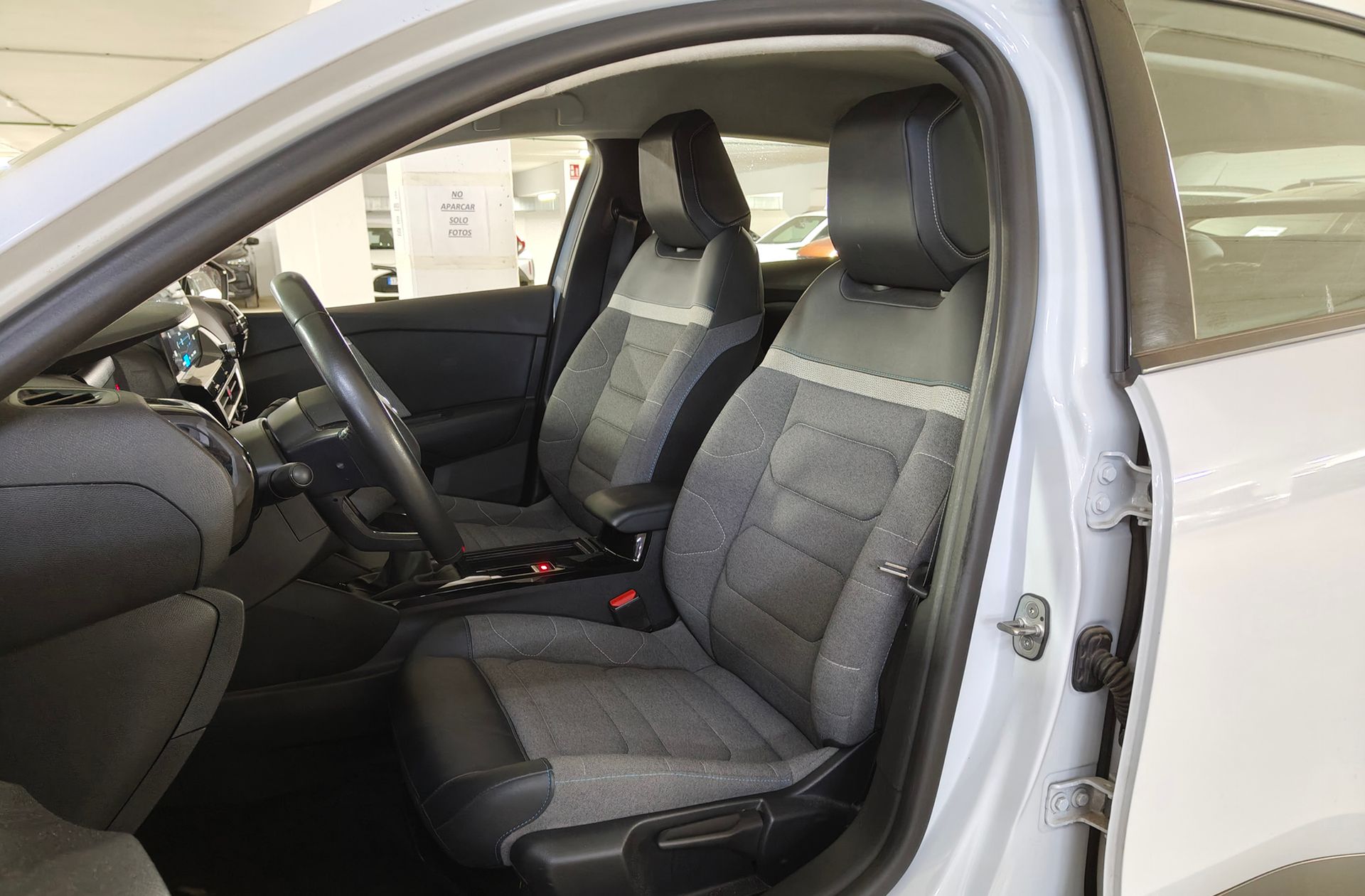 Citroën C4 PureTech 130 Plus - foto 11