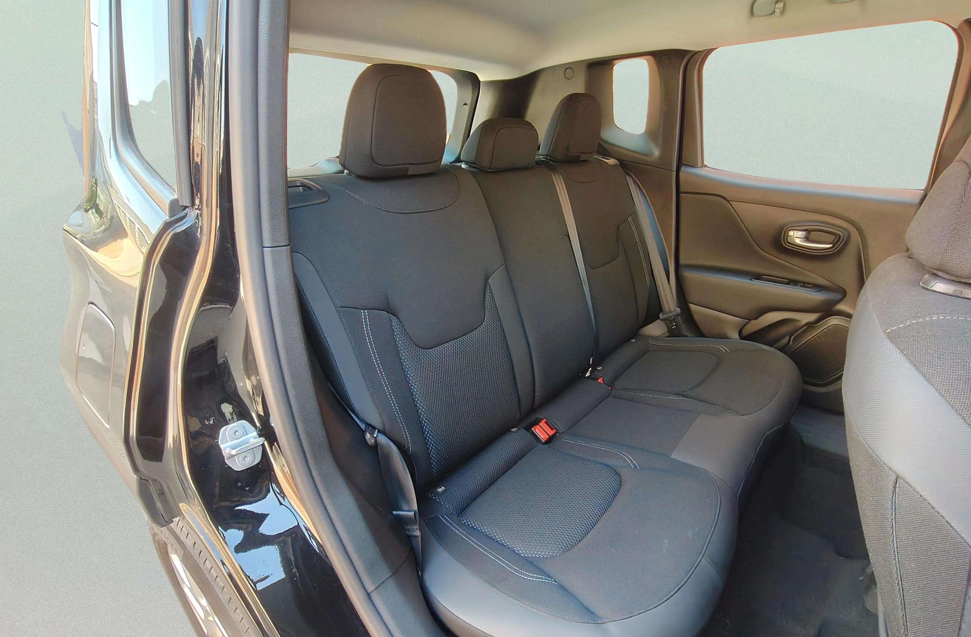 Jeep Renegade eHybrid 1.5 Altitude DCT - foto 17