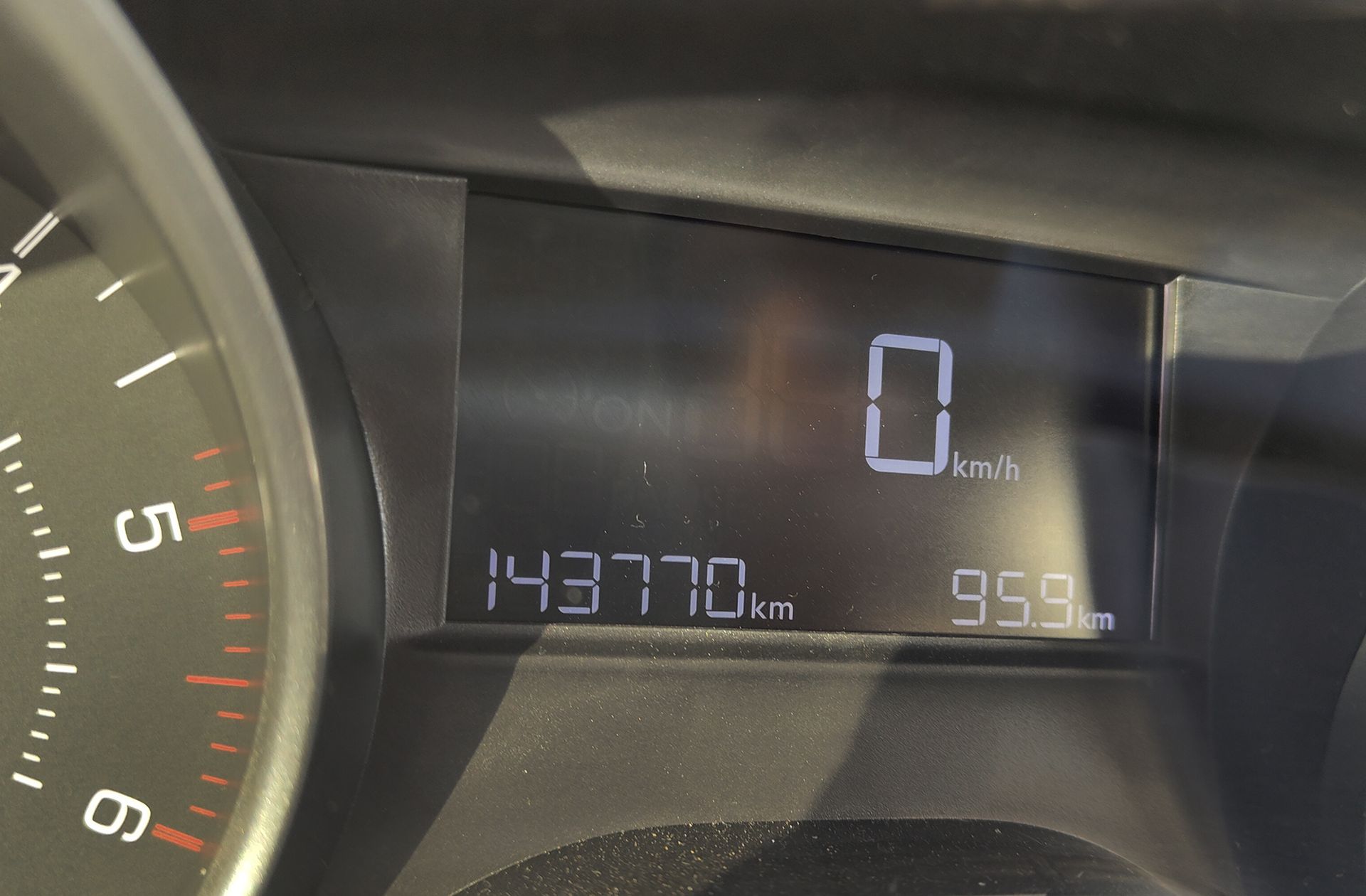 Peugeot 208 1.6 BlueHDi Style - foto 10