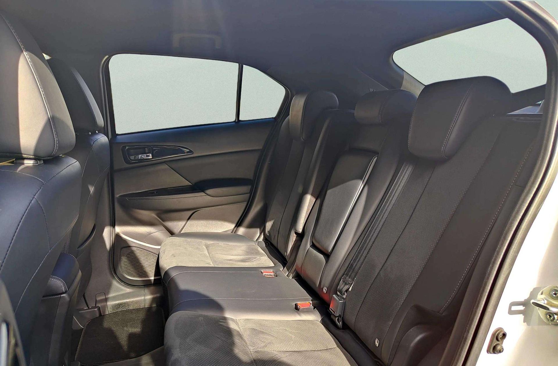 Mitsubishi Eclipse Cross 2.4 PHEV Kaiteki 4WD - foto 10