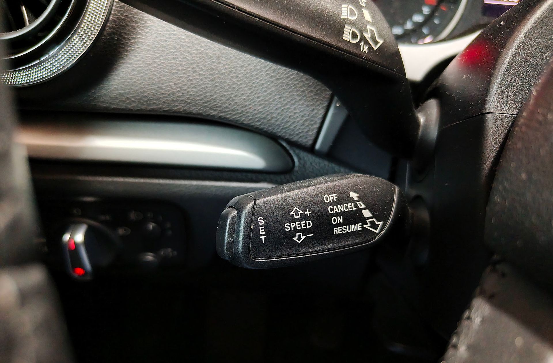 Audi A3 1.6 TDI Attraction edition - foto 23