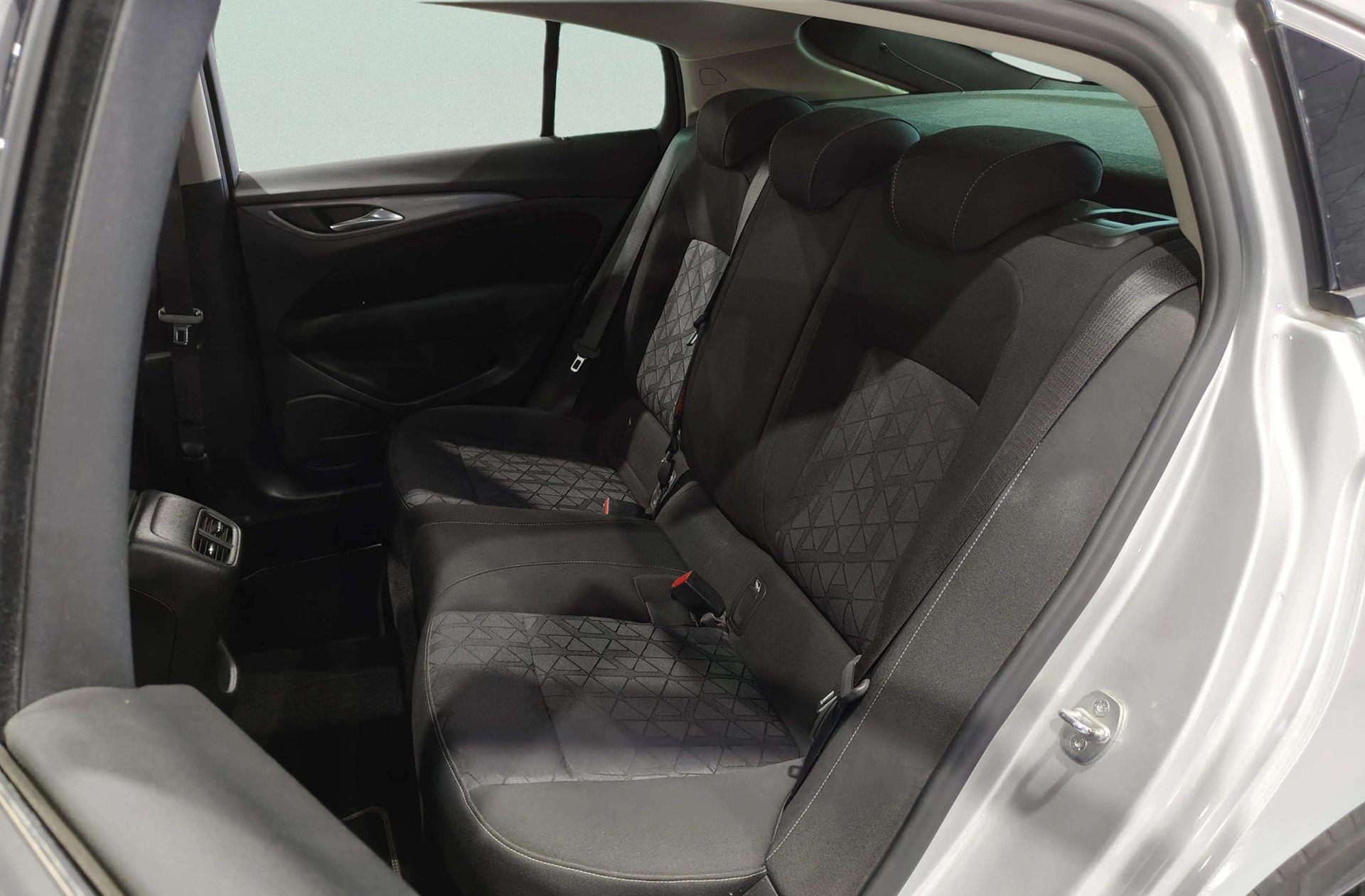 Opel Insignia GS 1.6 CDTI Turbo D 120 Aniversario - foto 12
