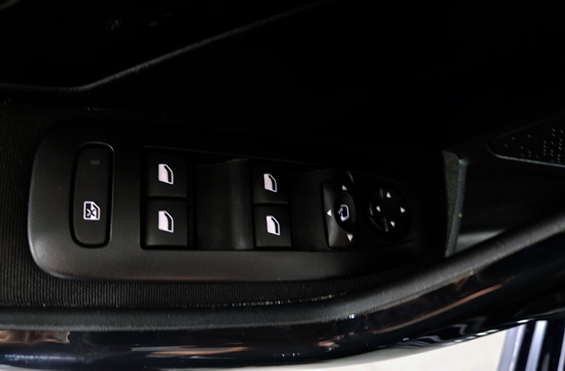Peugeot 208 1.2L PureTech Allure - foto 26