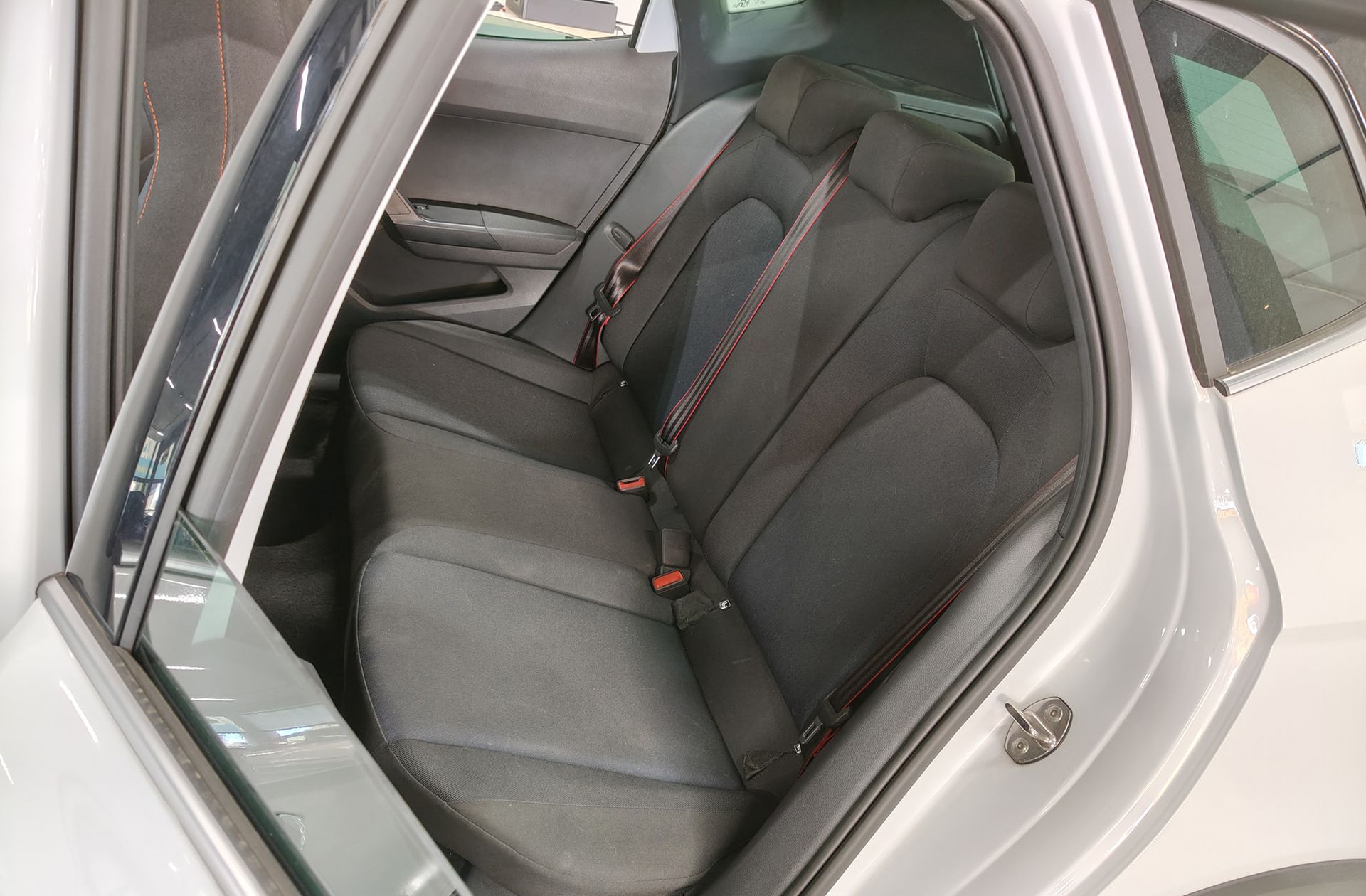 SEAT Arona 1.5 TSI FR Special Edition DSG - foto 15