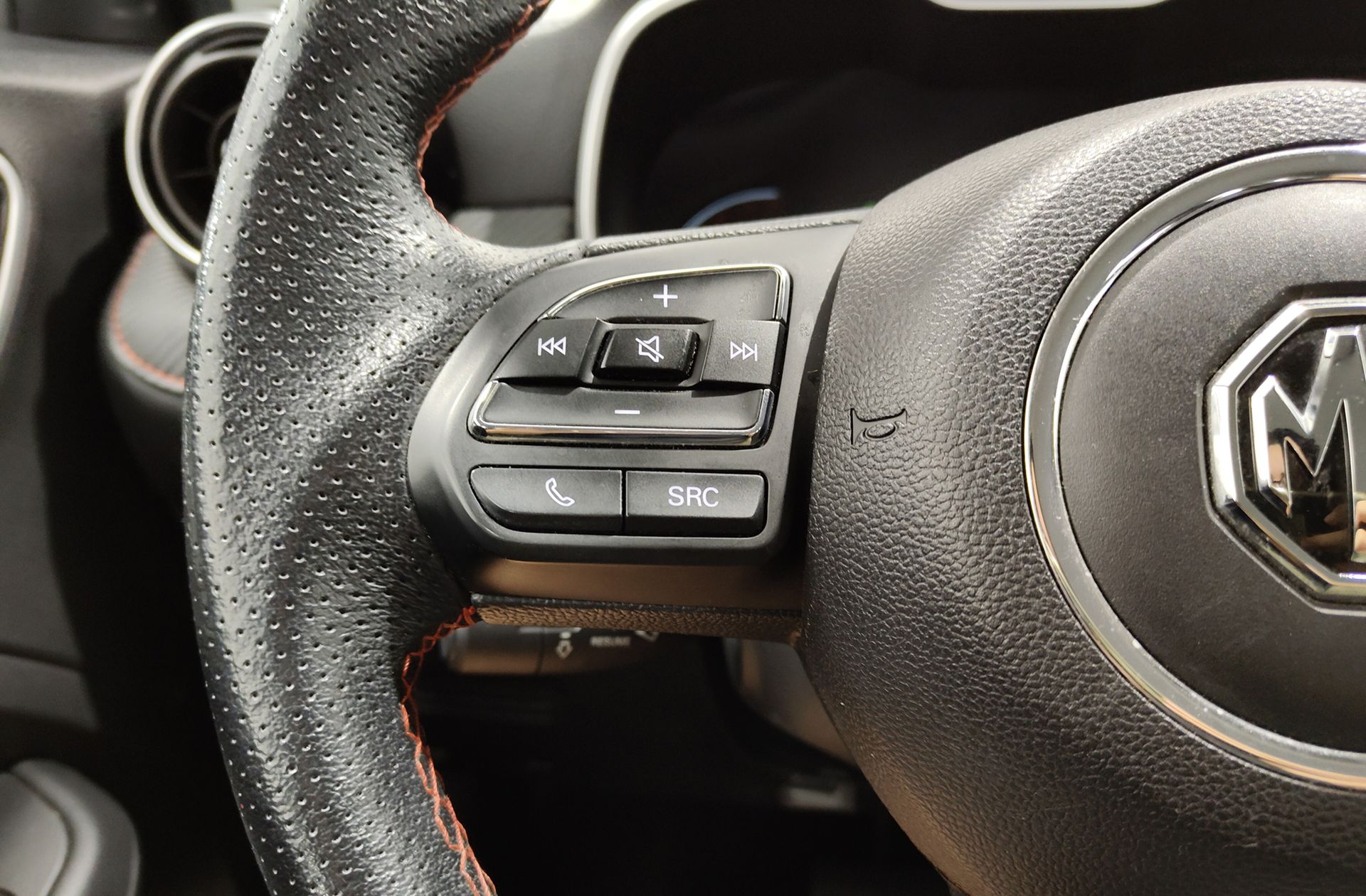 MG ZS 1.0T Luxury - foto 31
