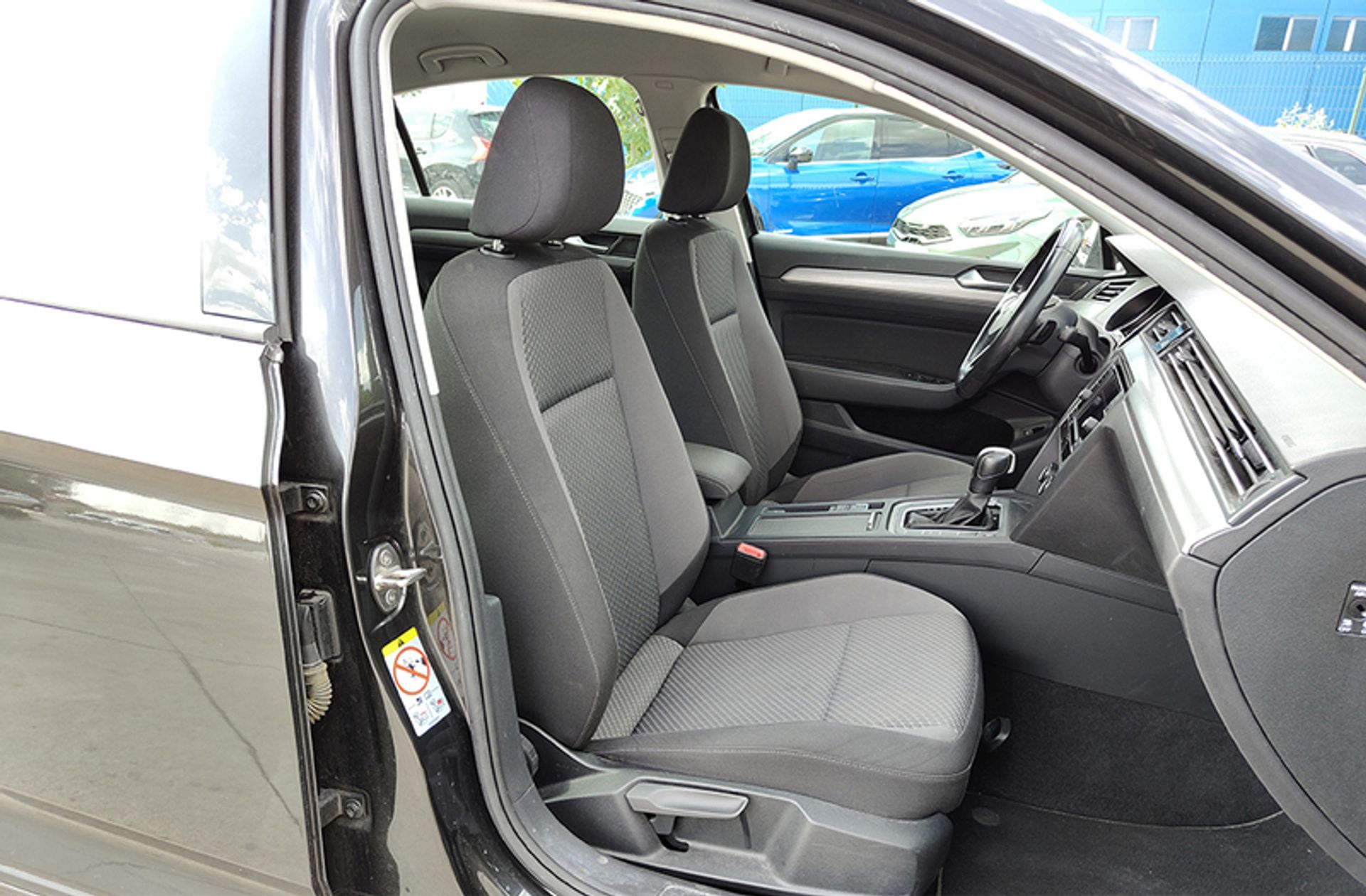 Volkswagen Passat Business 1.6 TDI DSG - foto 29