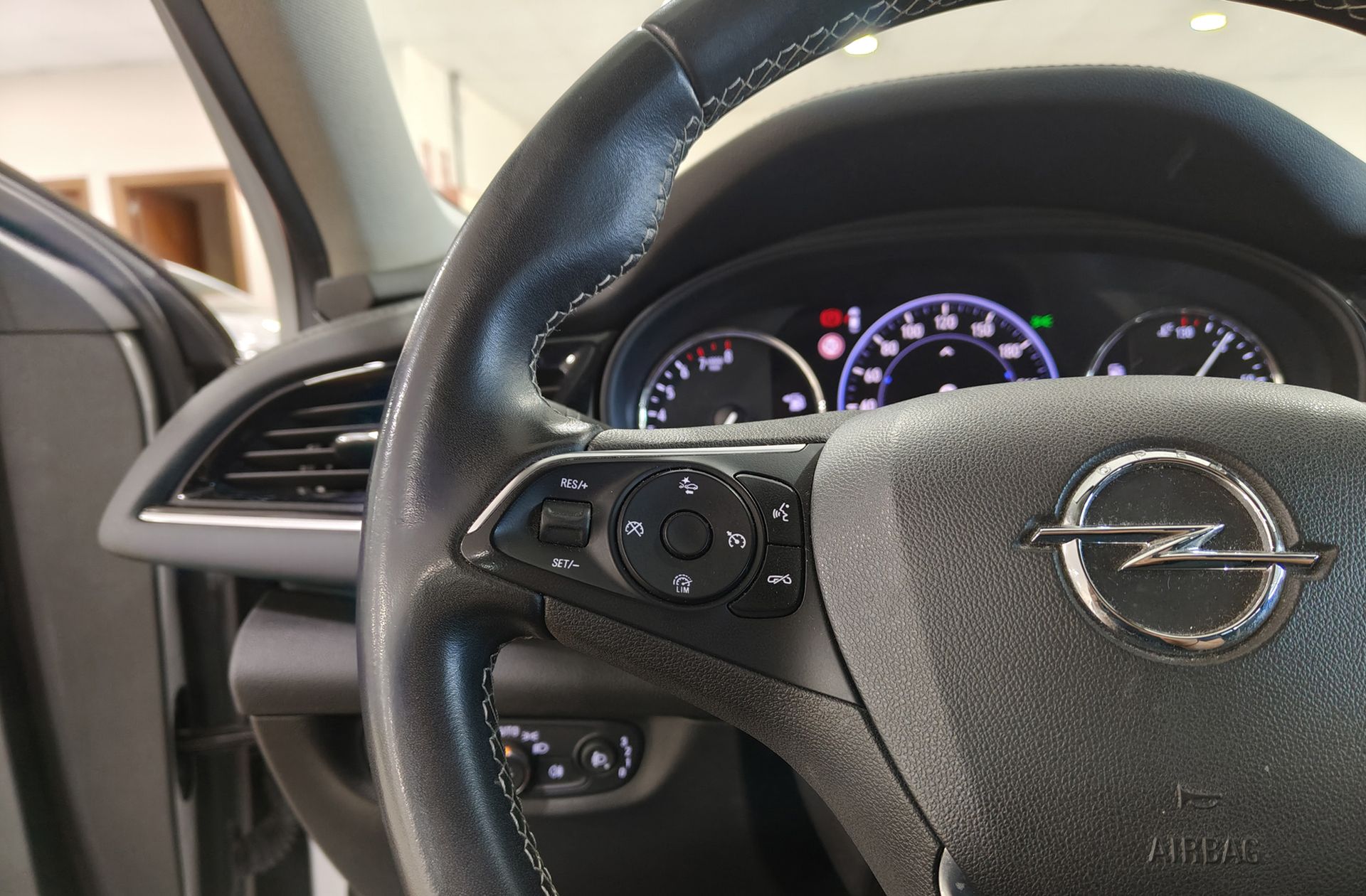 Opel Insignia GS 1.5 Turbo XFT Innovation - foto 24